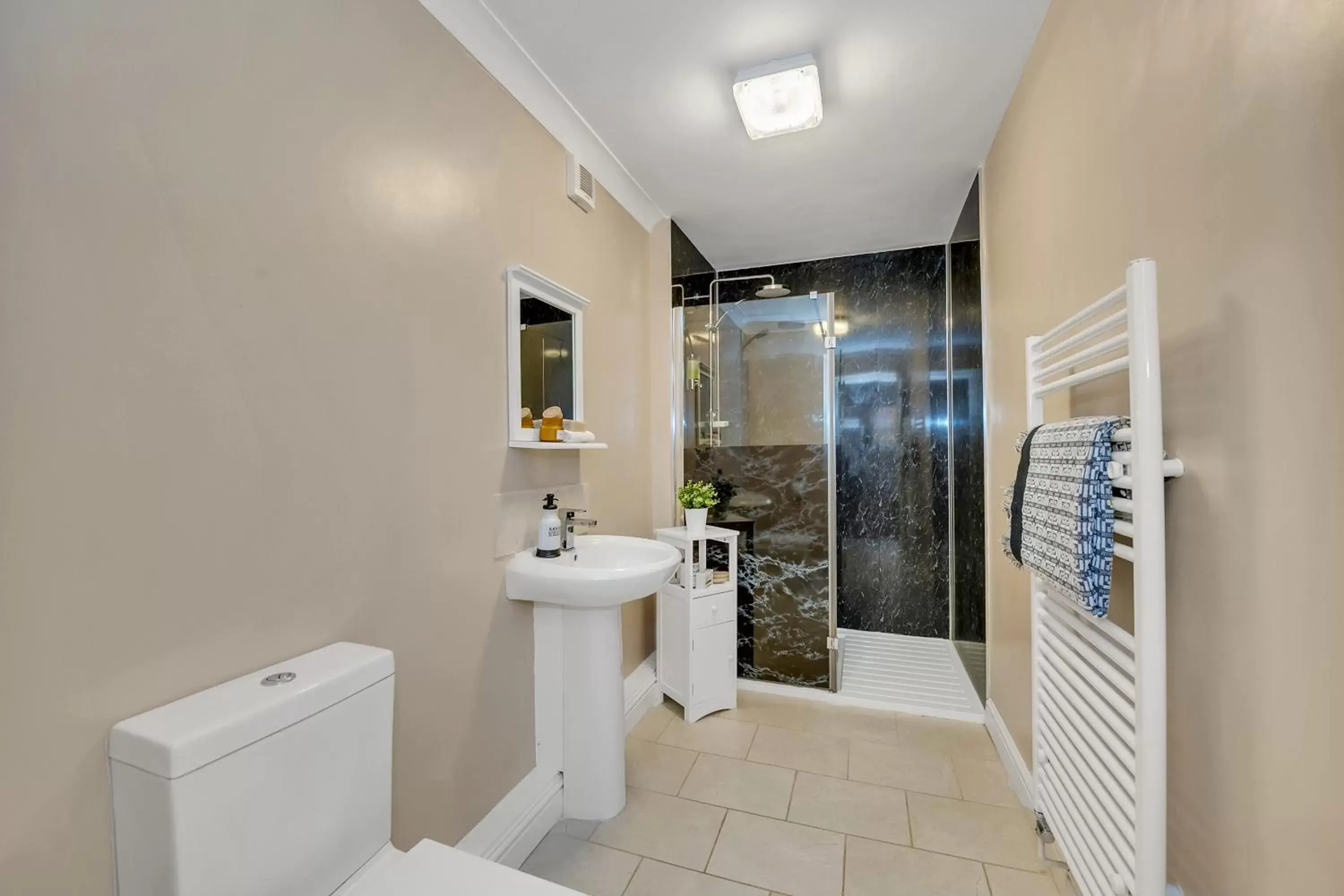 Family Room with Garden View in The Cambridgeshire Family Room with Garden View in The Cambridgeshire