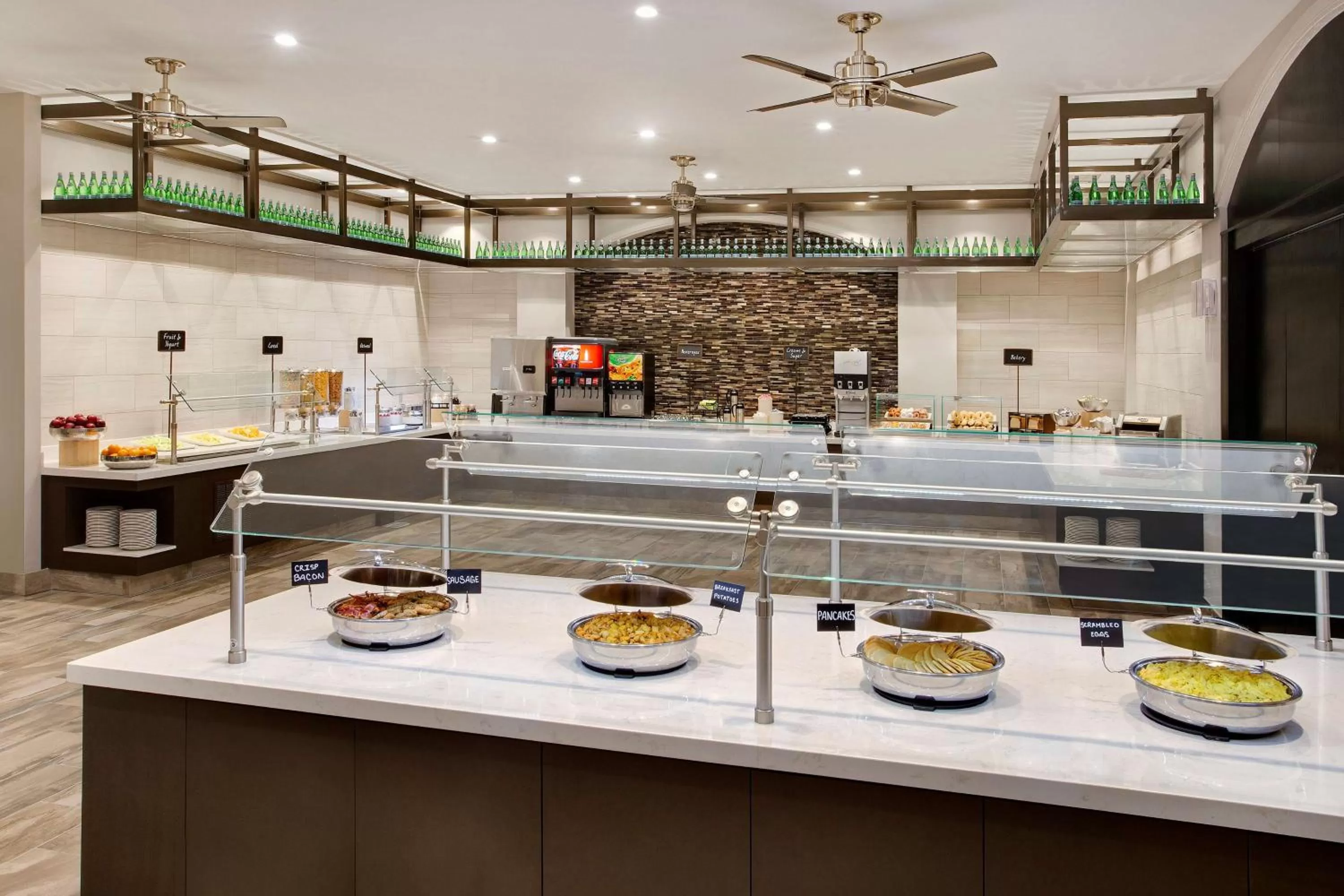 Dining area in Embassy Suites by Hilton Orlando International Drive Convention Center