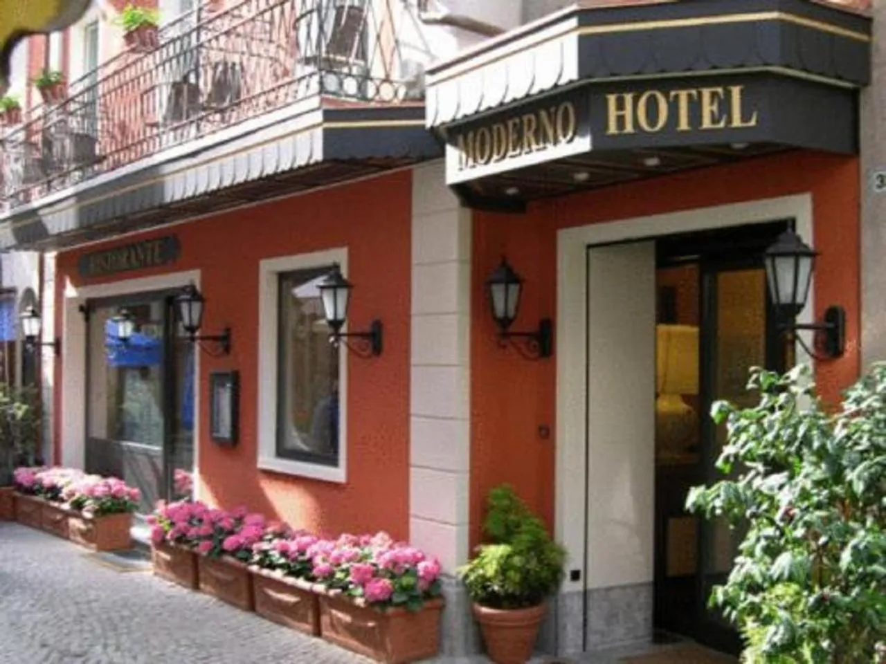 Cavour 30TRE - Hotel Moderno