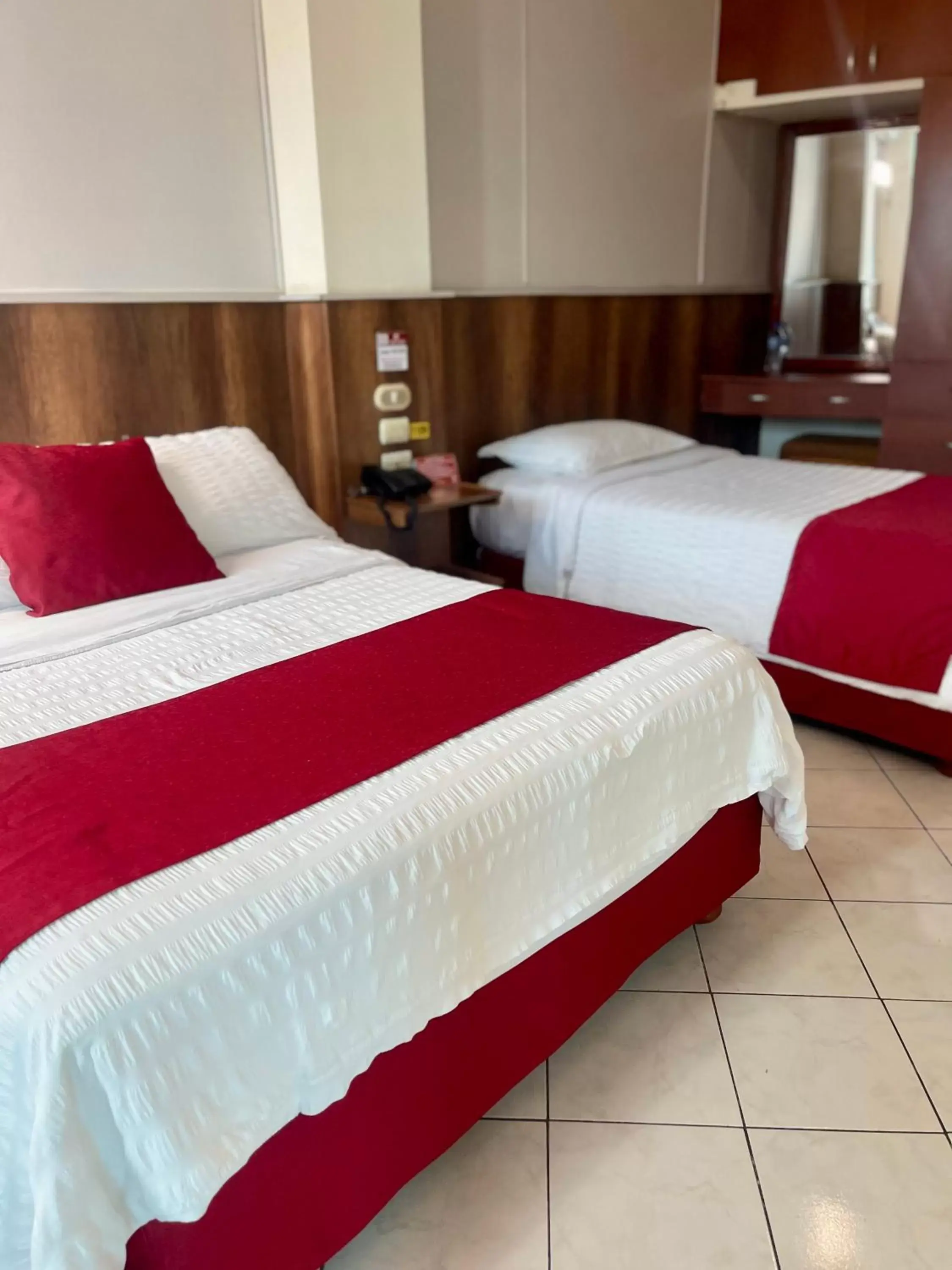 Superior Twin Room in House Center Superior Twin Room in House Center