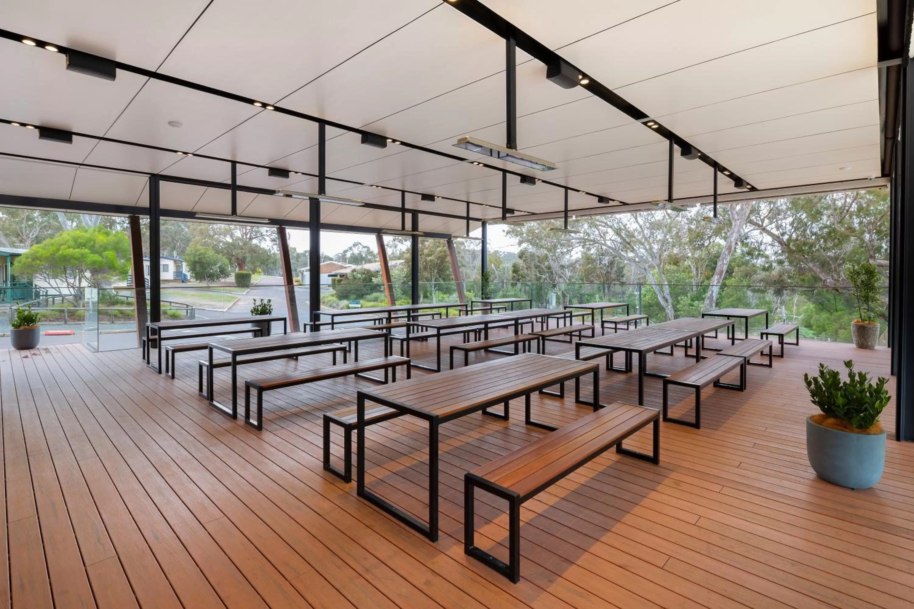 Restaurant/places to eat in Alivio Tourist Park Canberra