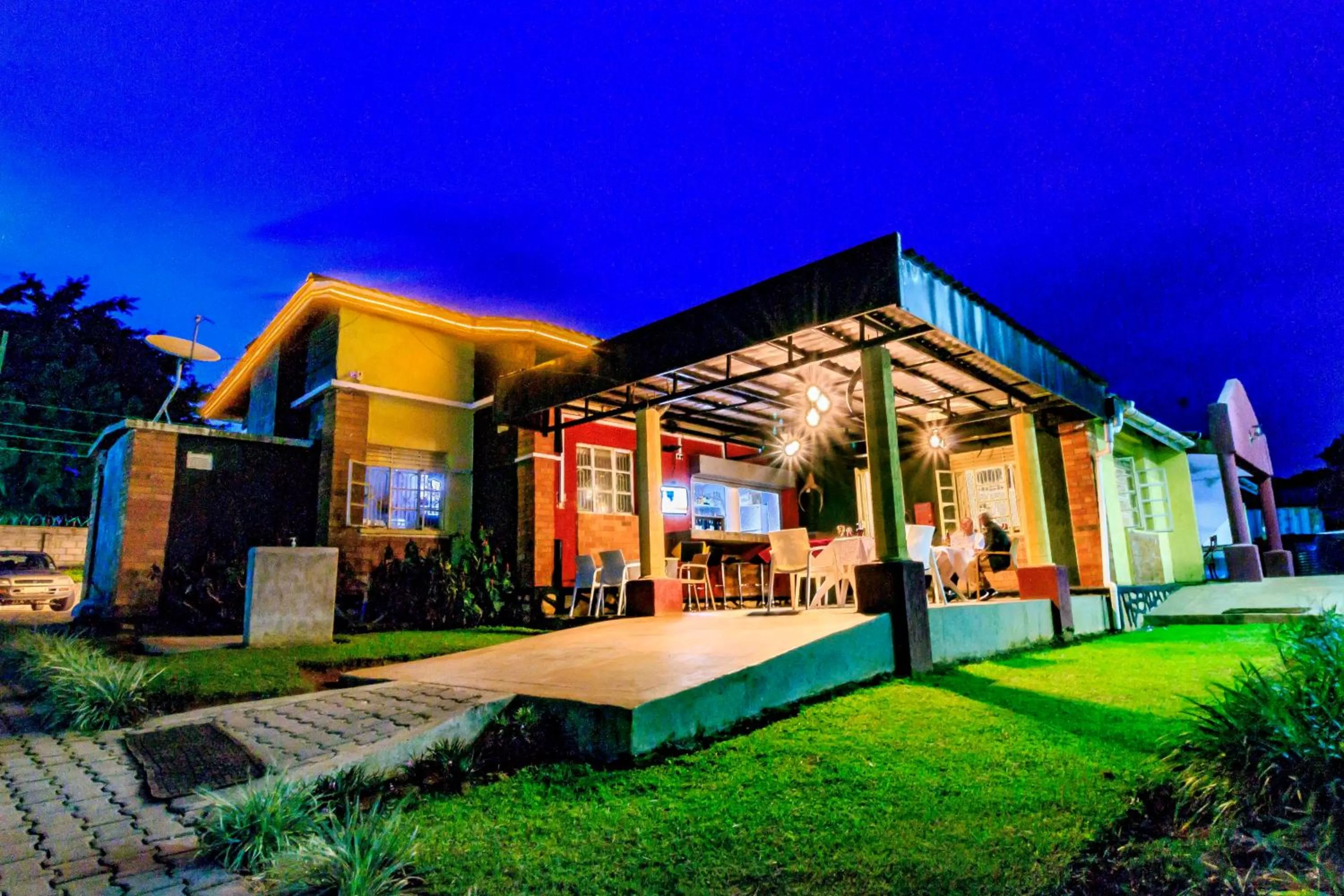 Restaurant/places to eat in Frontiers Hotel & Conference Entebbe