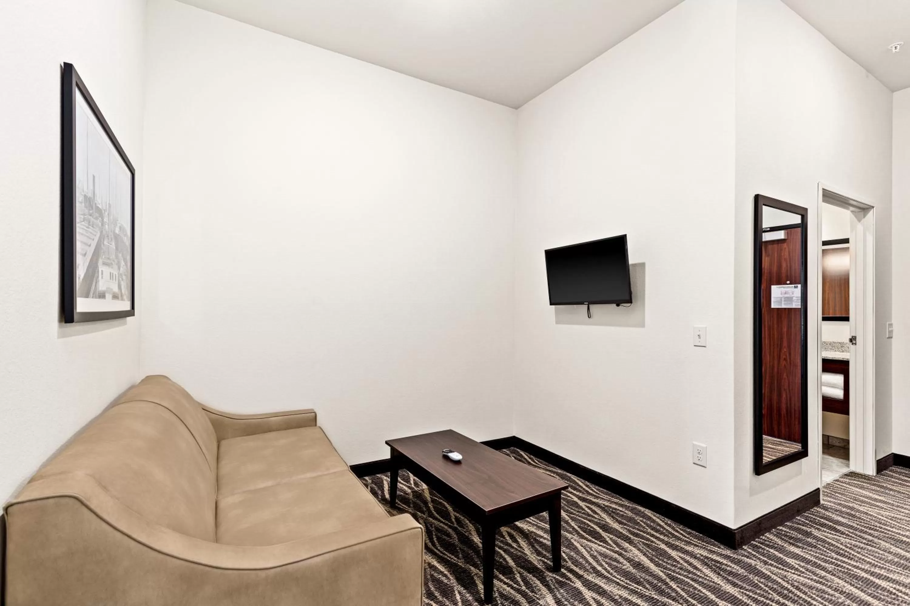 TV and multimedia in Cobblestone Hotel & Suites - Superior Duluth