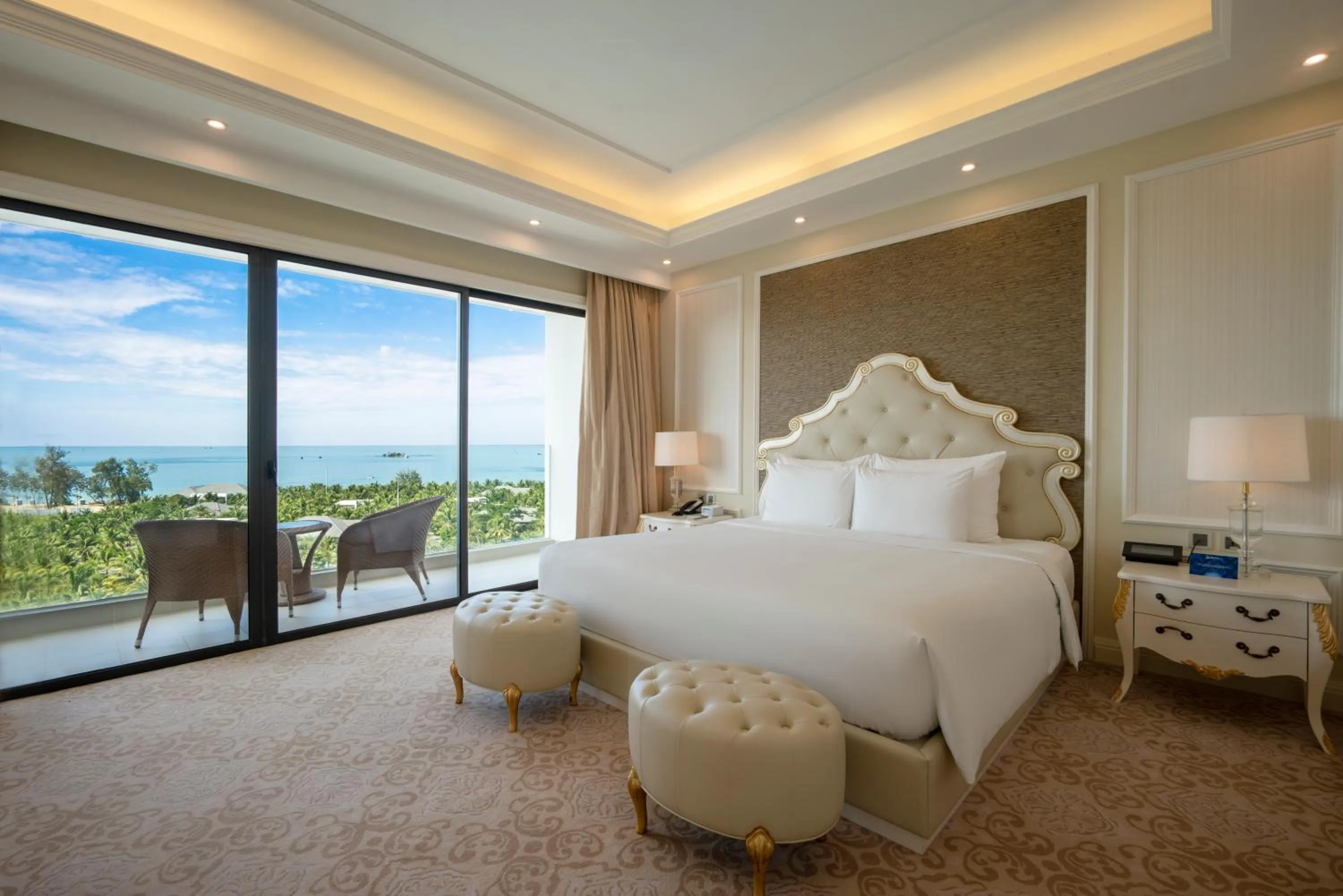 Bedroom, Bed in Radisson Blu Resort Phu Quoc