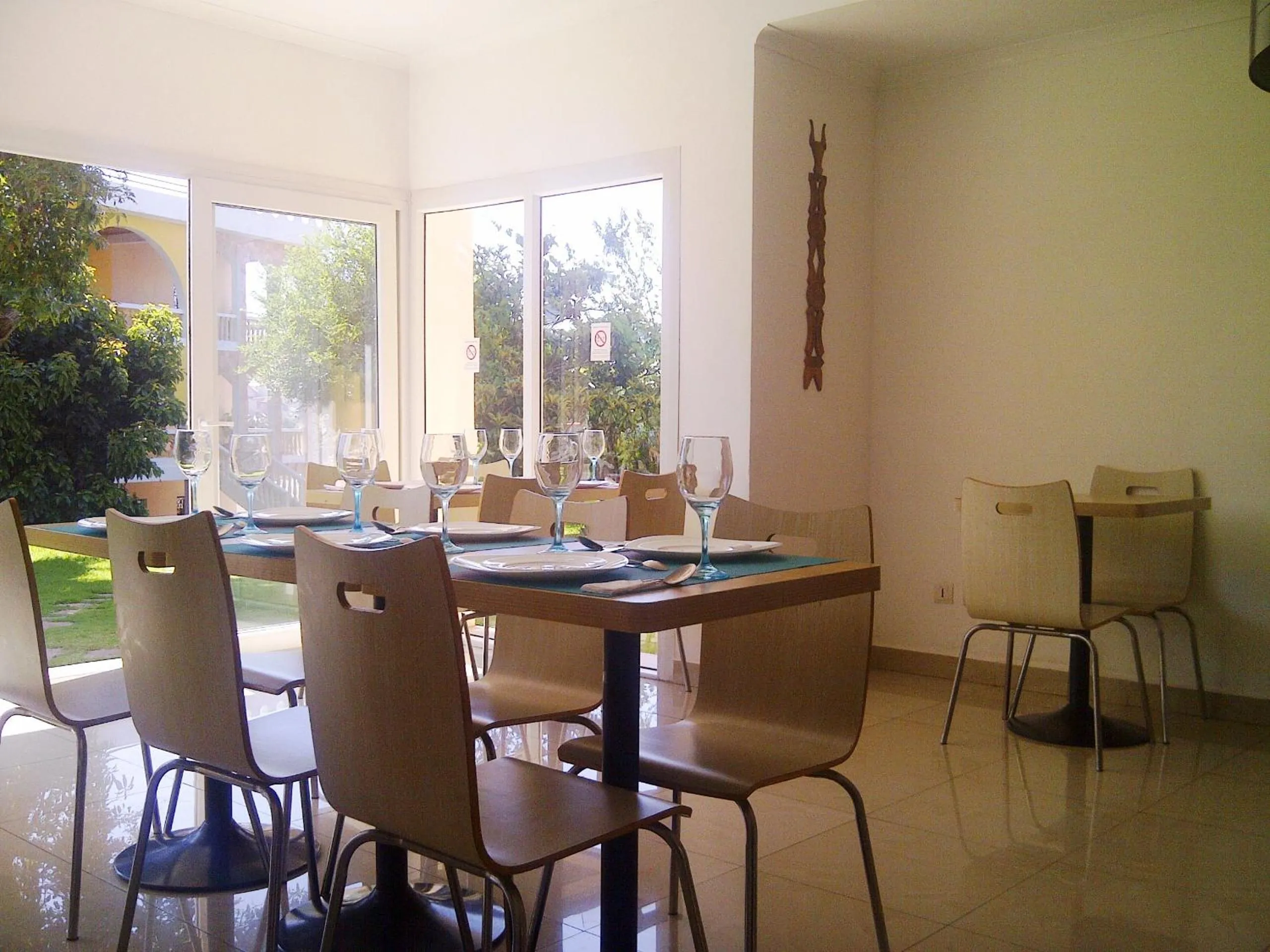 Restaurant/places to eat in Hotel H1 Antsirabe