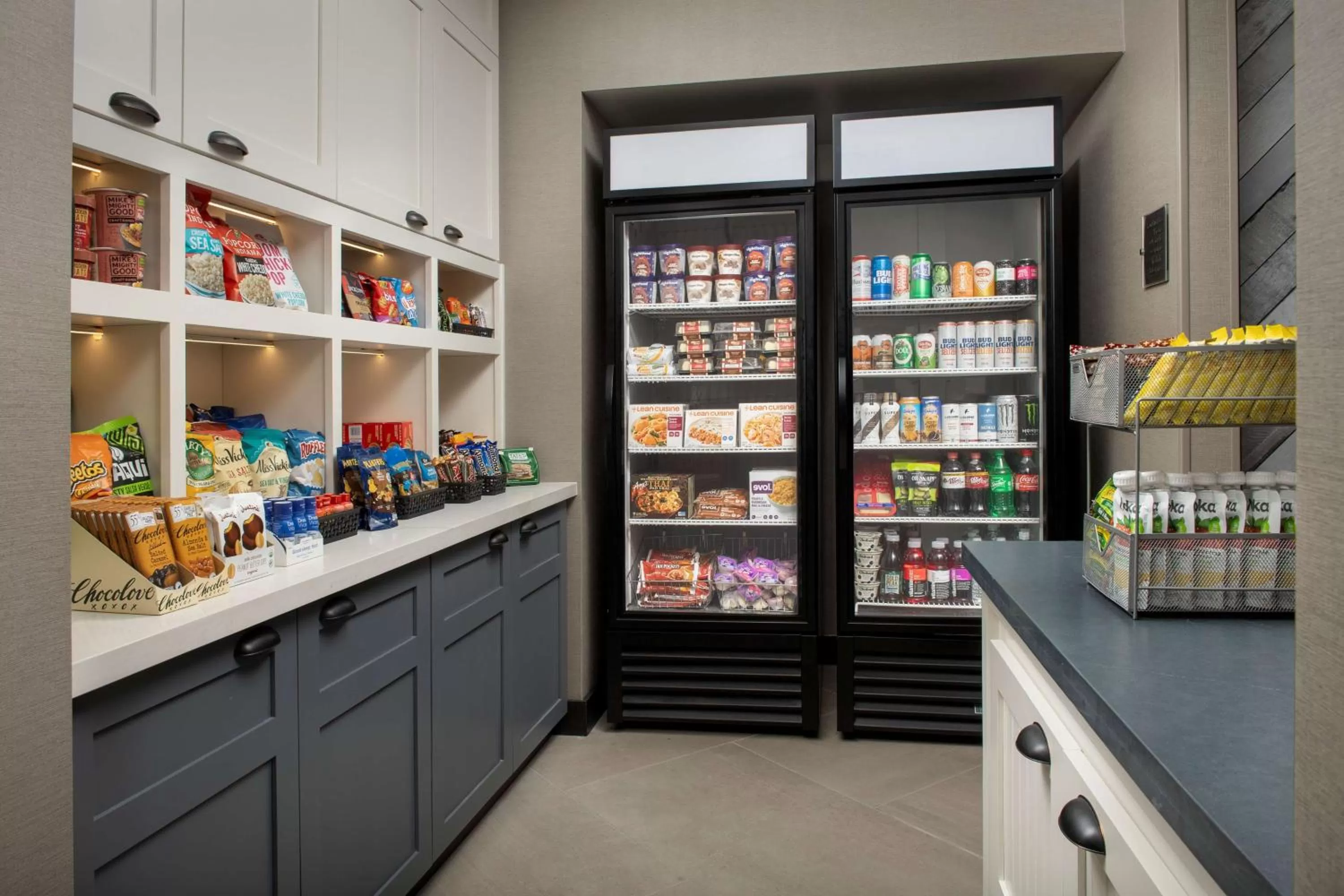 Dining area in Homewood Suites By Hilton Louisville Airport