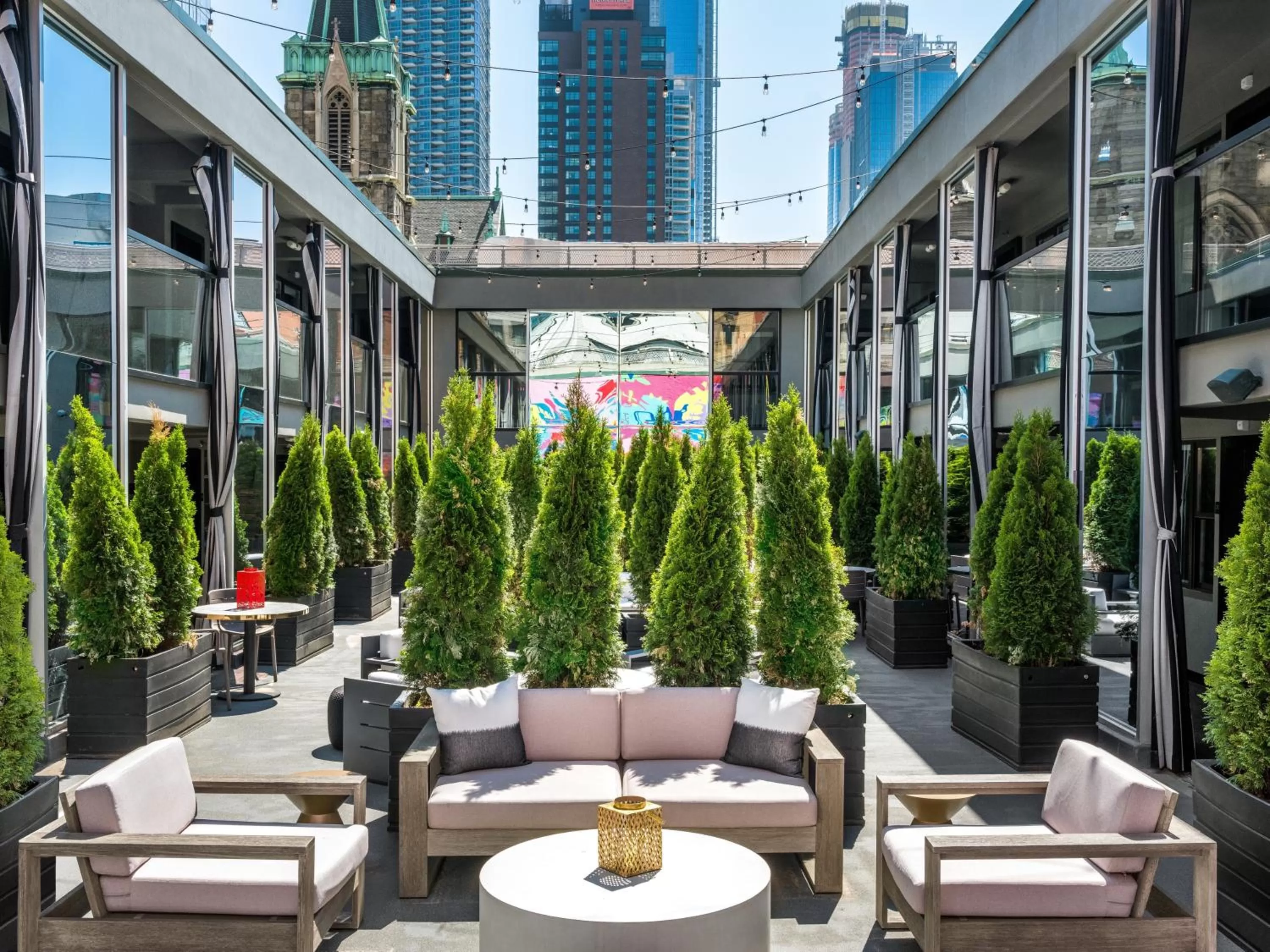 Garden in Cachet Boutique Hotel NYC