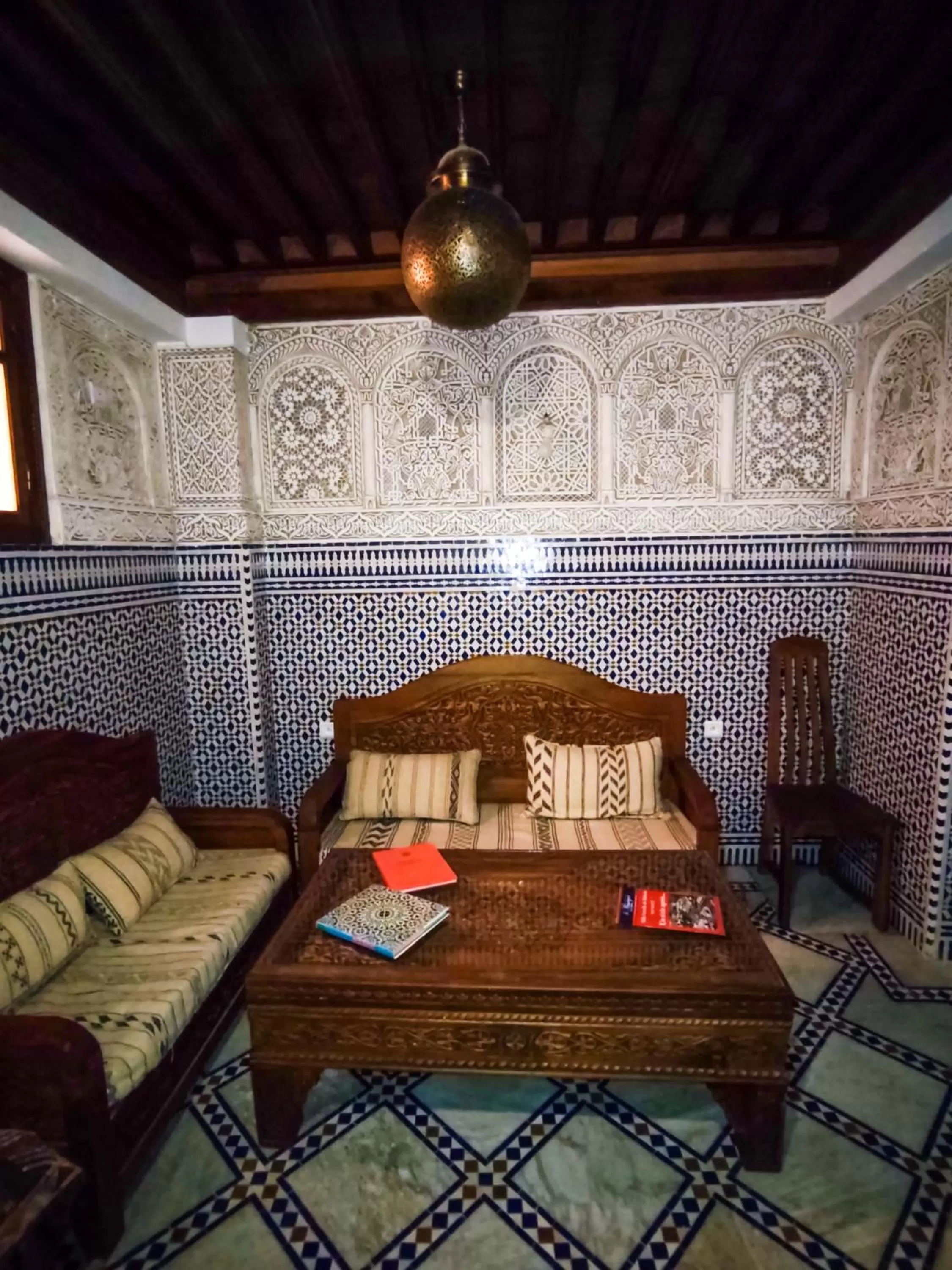 Living room, Bed in Riad le petit ksar