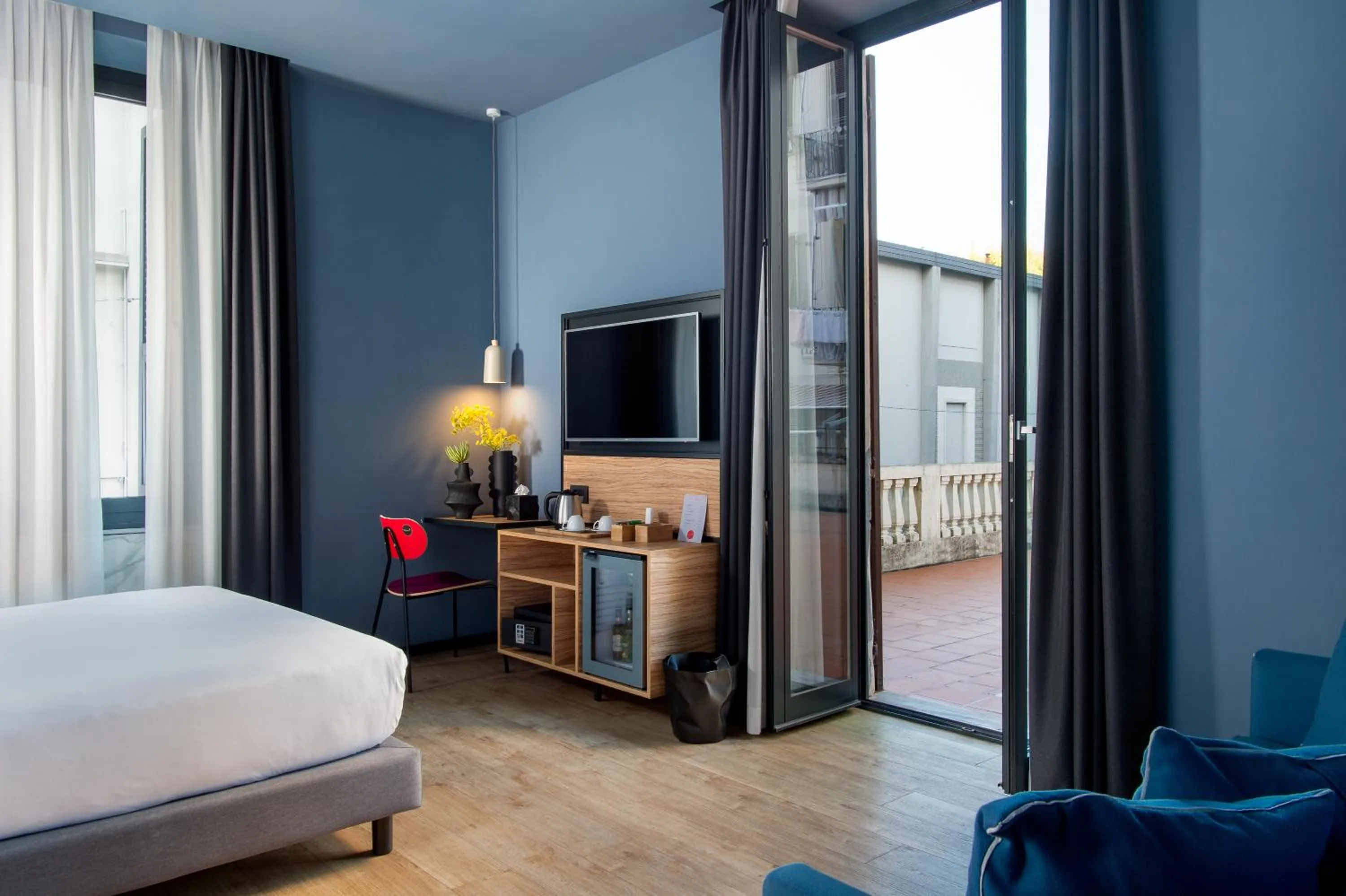 TV and multimedia, Bed in The Poet Hotel