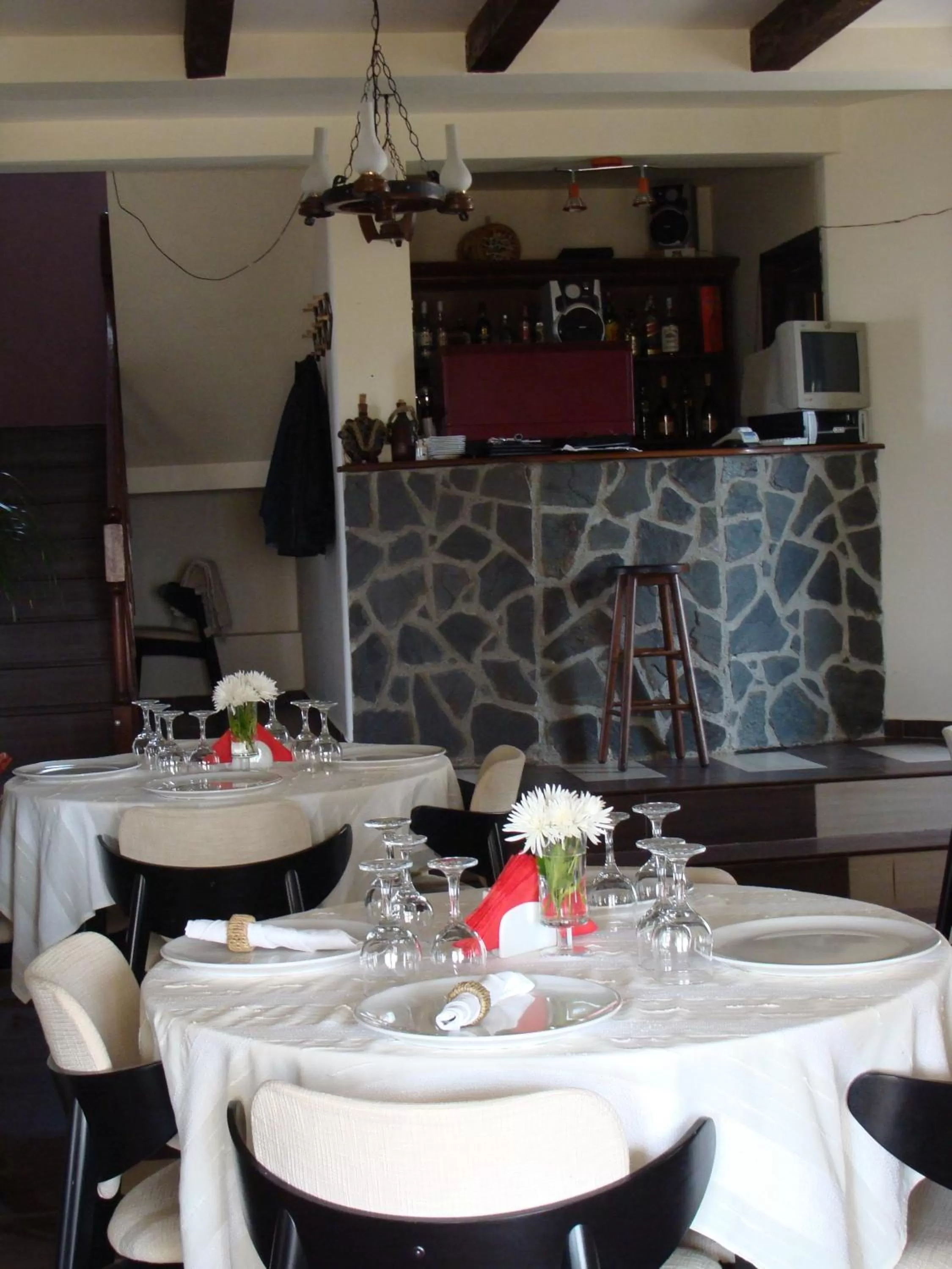 Restaurant/places to eat in Pensiunea Taverna Bucium