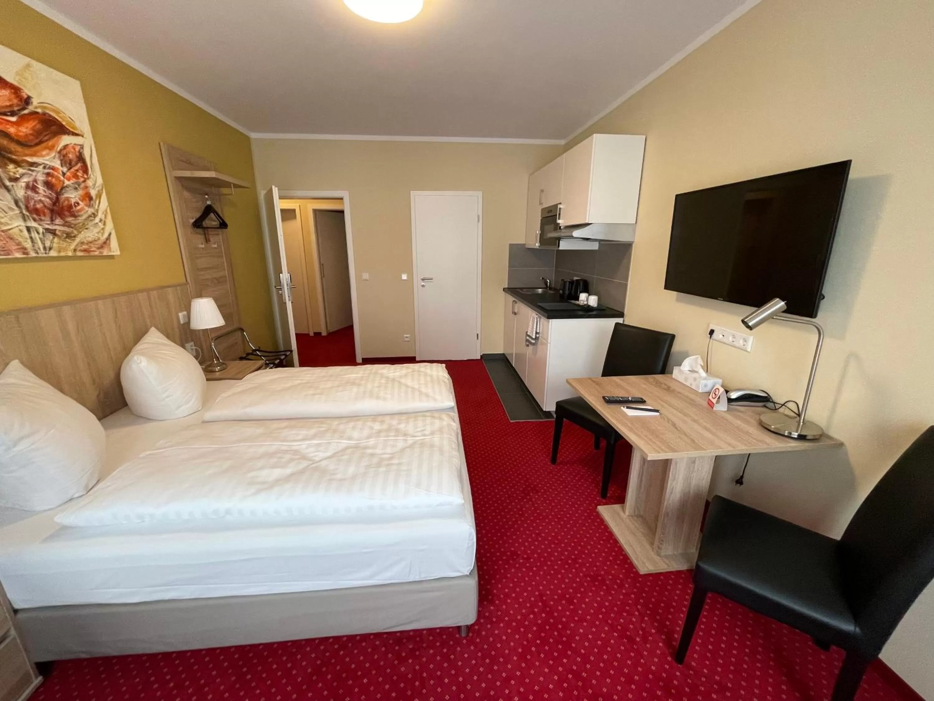 Photo of the whole room, Bed in Palm Premium Hotel & Apartments