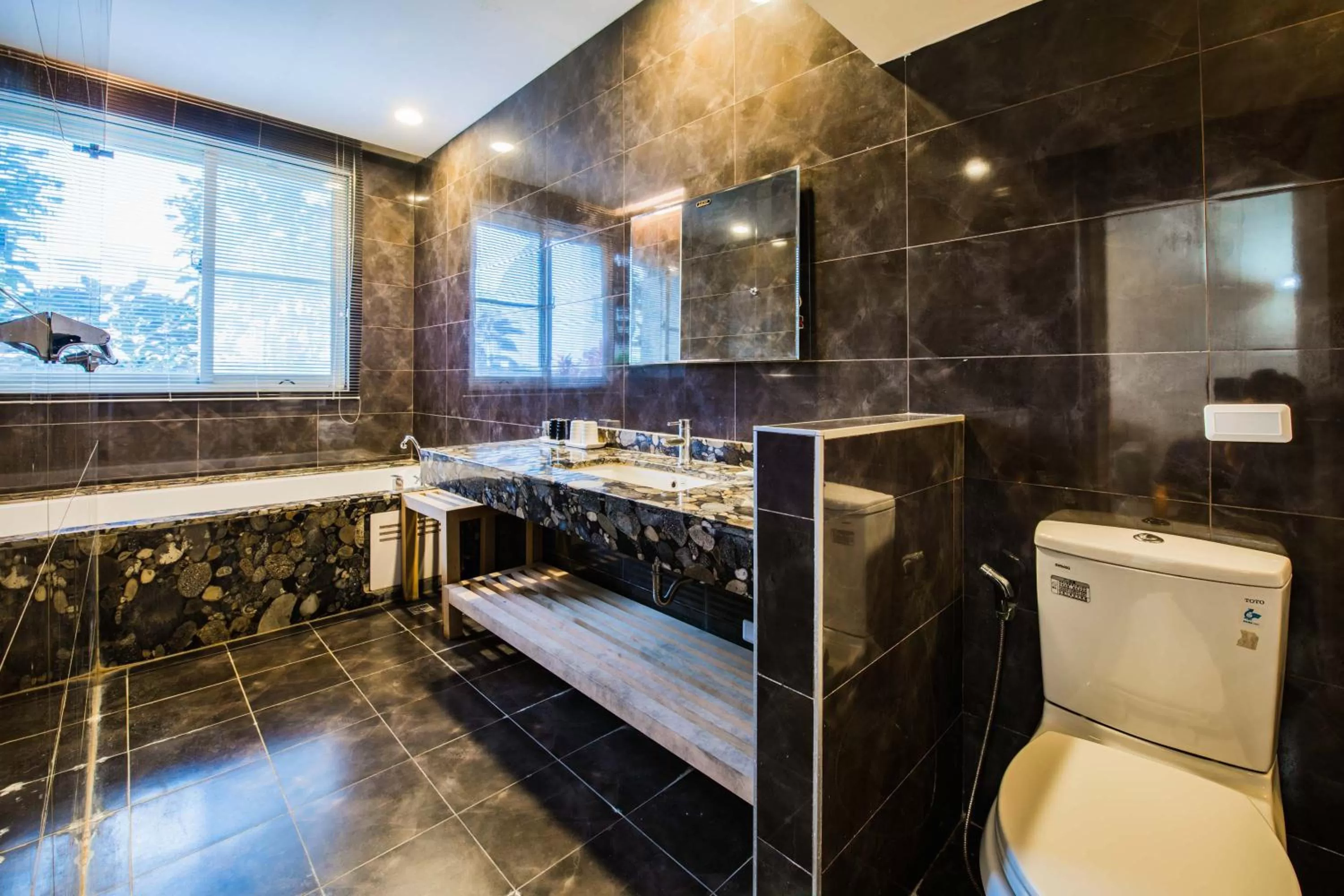 Bathroom in Pisces06