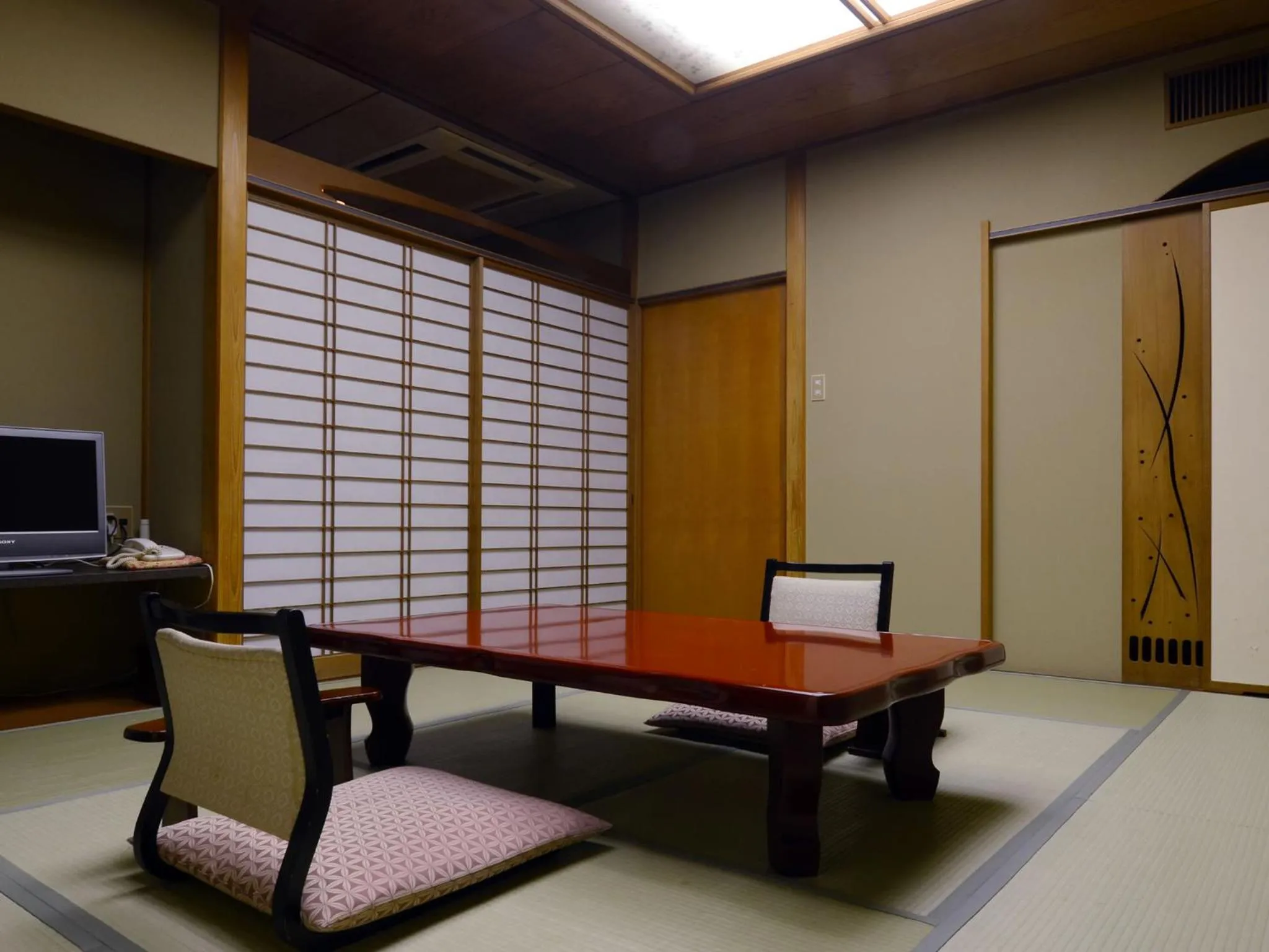 Photo of the whole room in Kinokuniya Ryokan