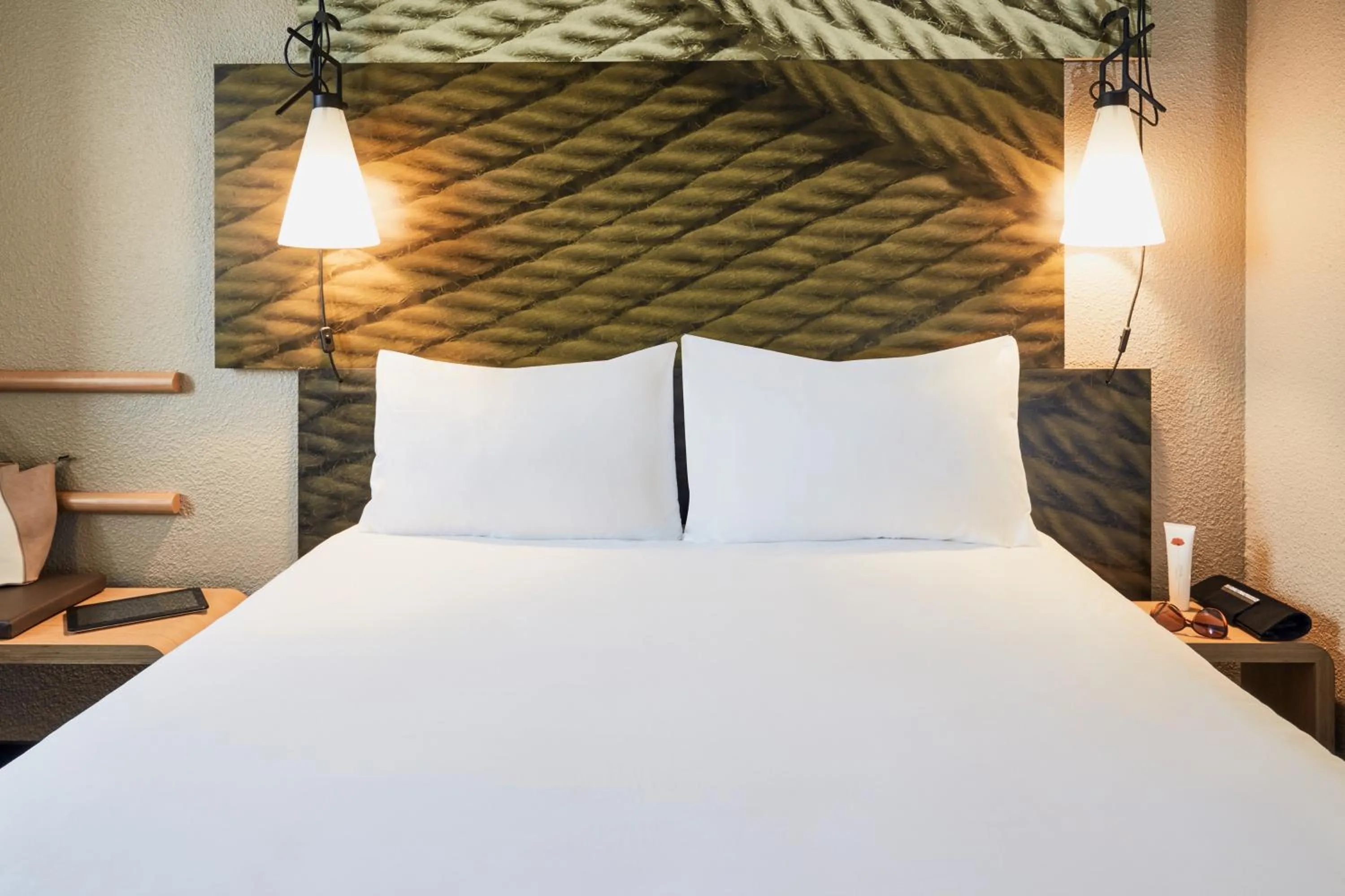 Bed in ibis Paris Place d’Italie 13ème