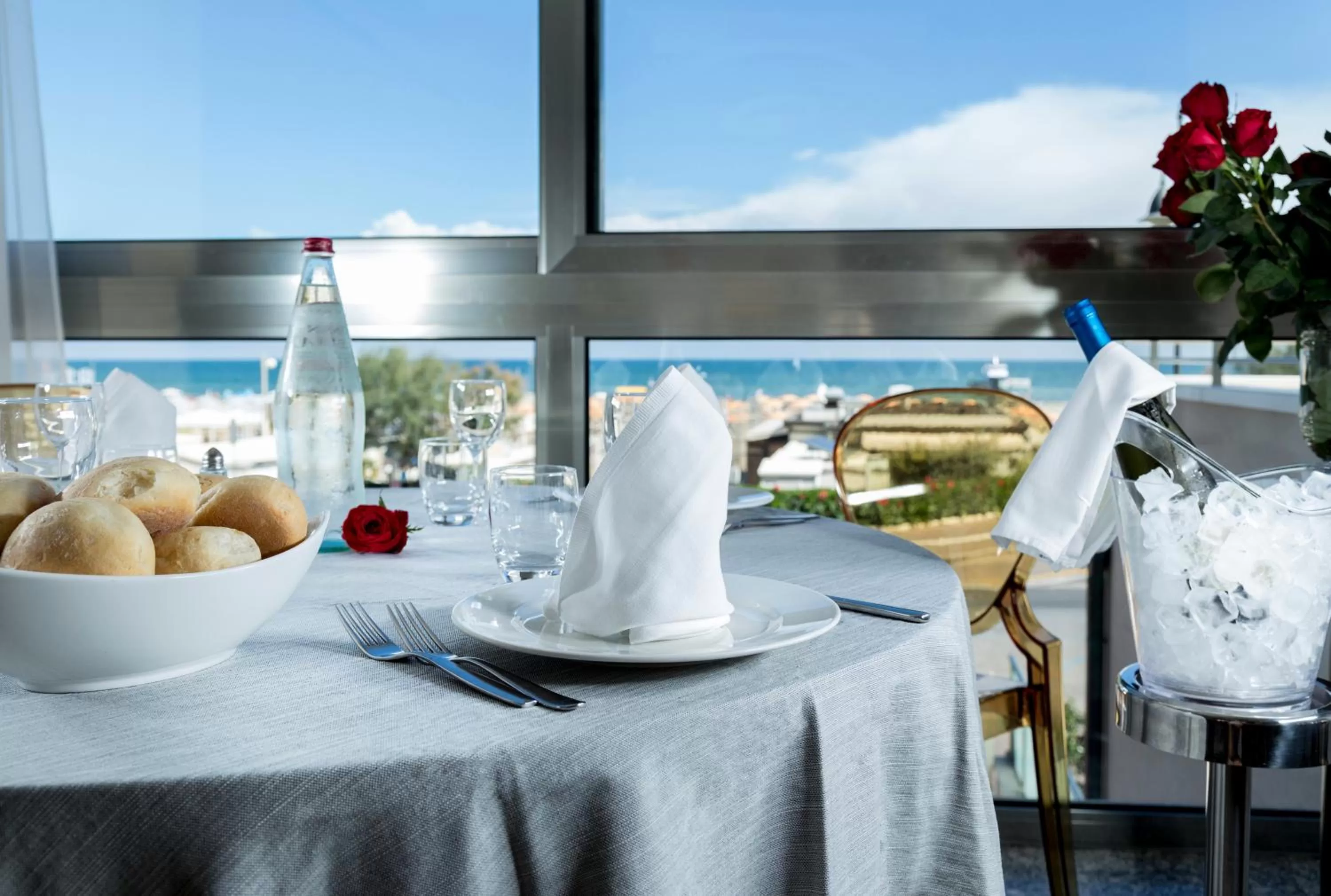 Restaurant/places to eat in Terminal Palace & SPA