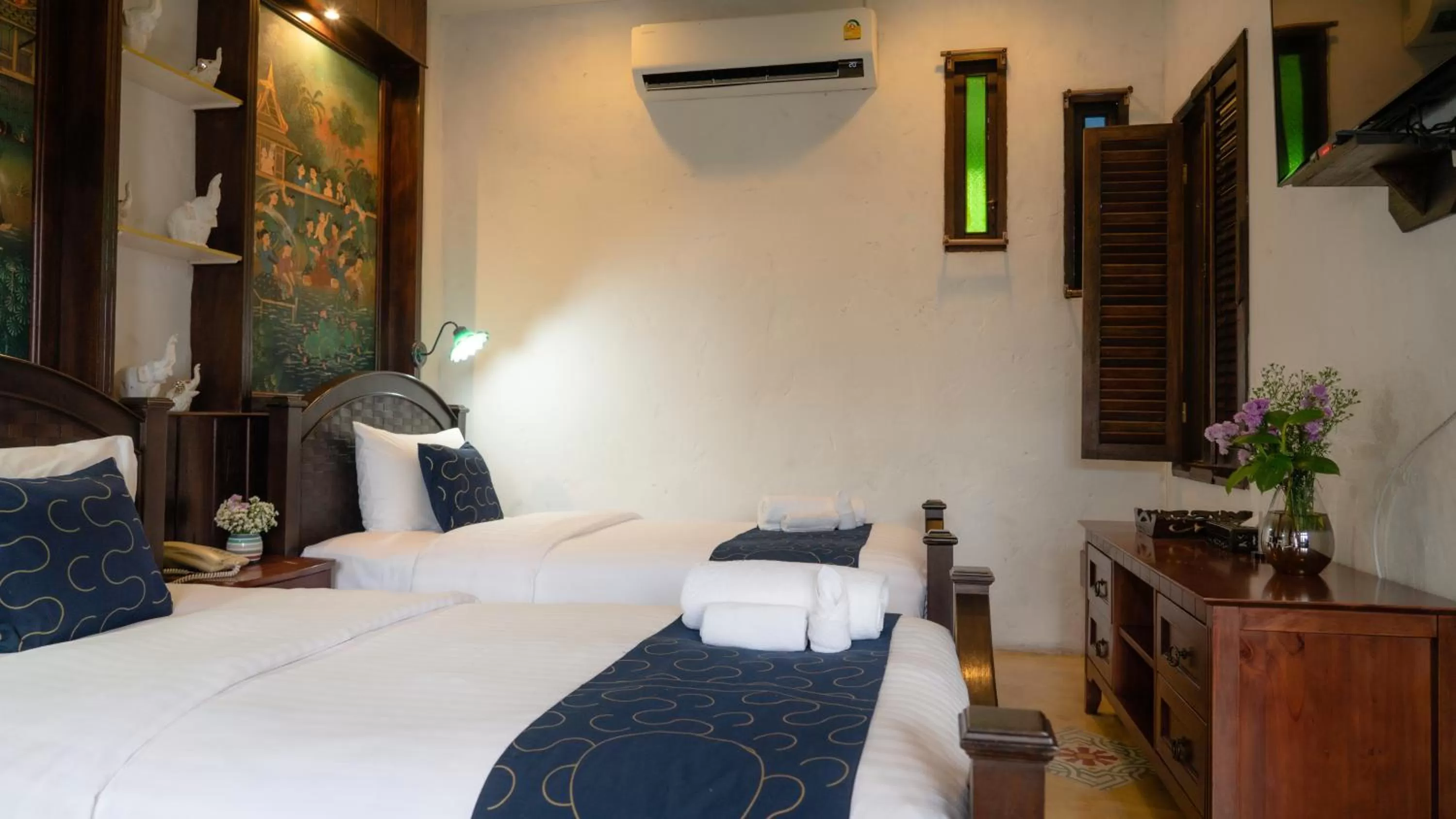 Photo of the whole room, Bed in Cheva Gallery Boutique Hotel