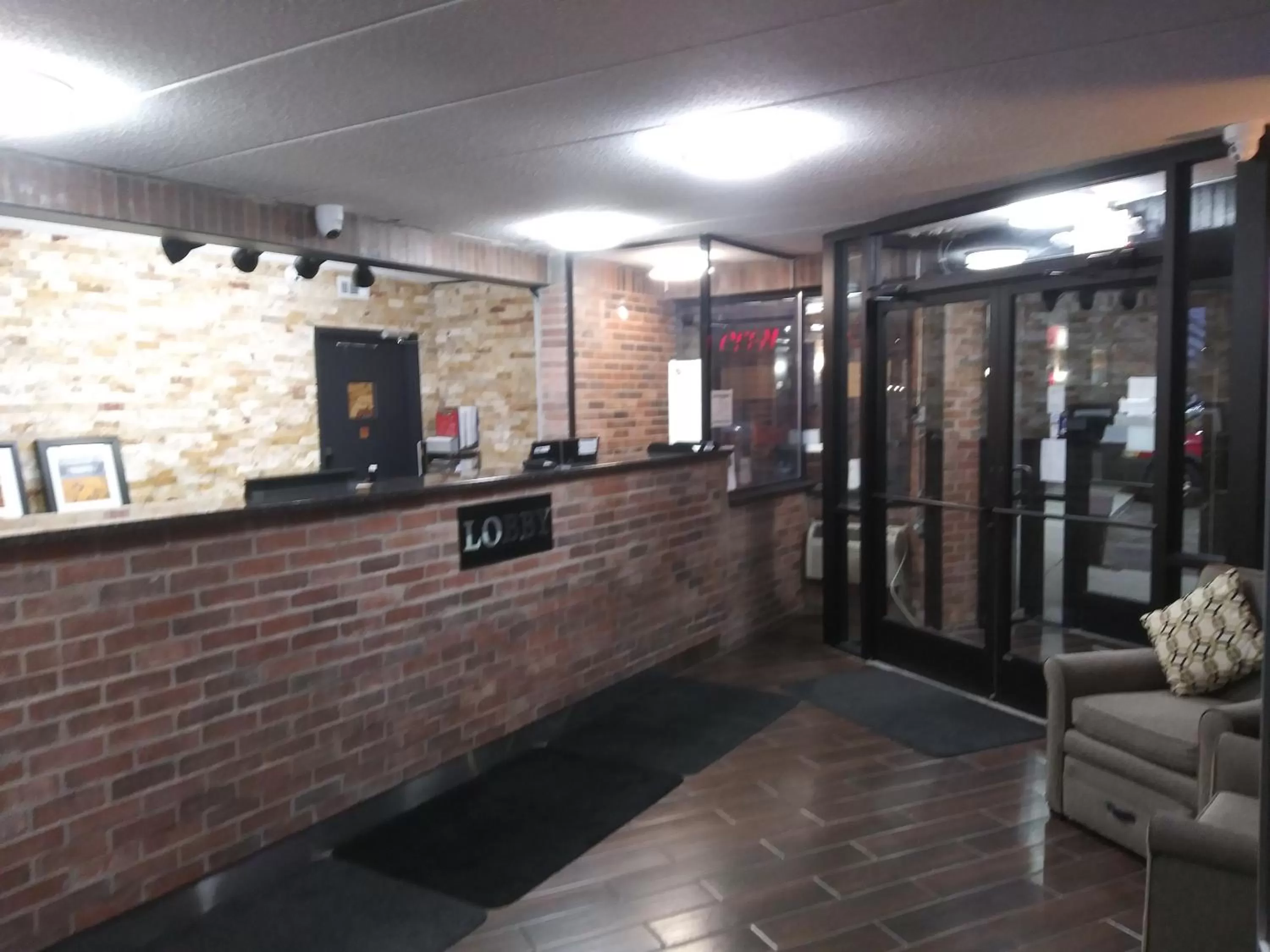 Lobby or reception in Red Apple Inn