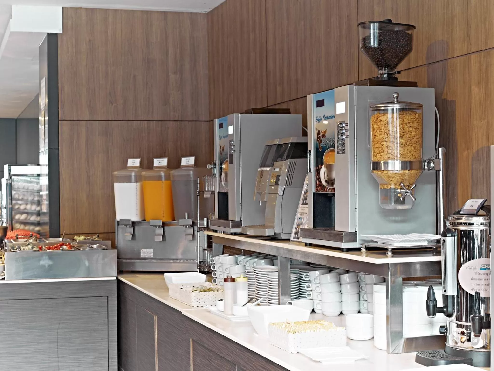 Kitchen or kitchenette in Bangkok City Hotel