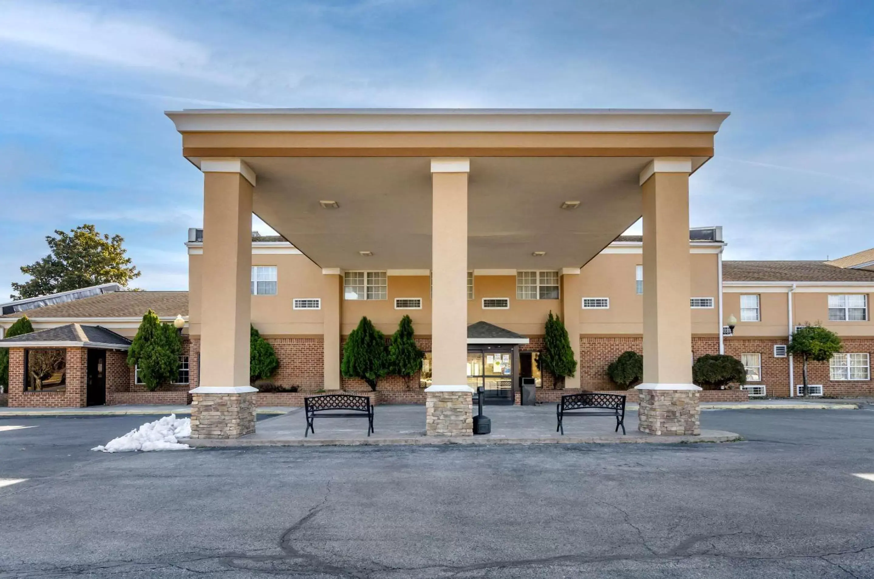 Comfort Inn & Suites Raphine - Lexington near I-81 and I-64 Comfort Inn & Suites Raphine - Lexington near I-81 and I-64