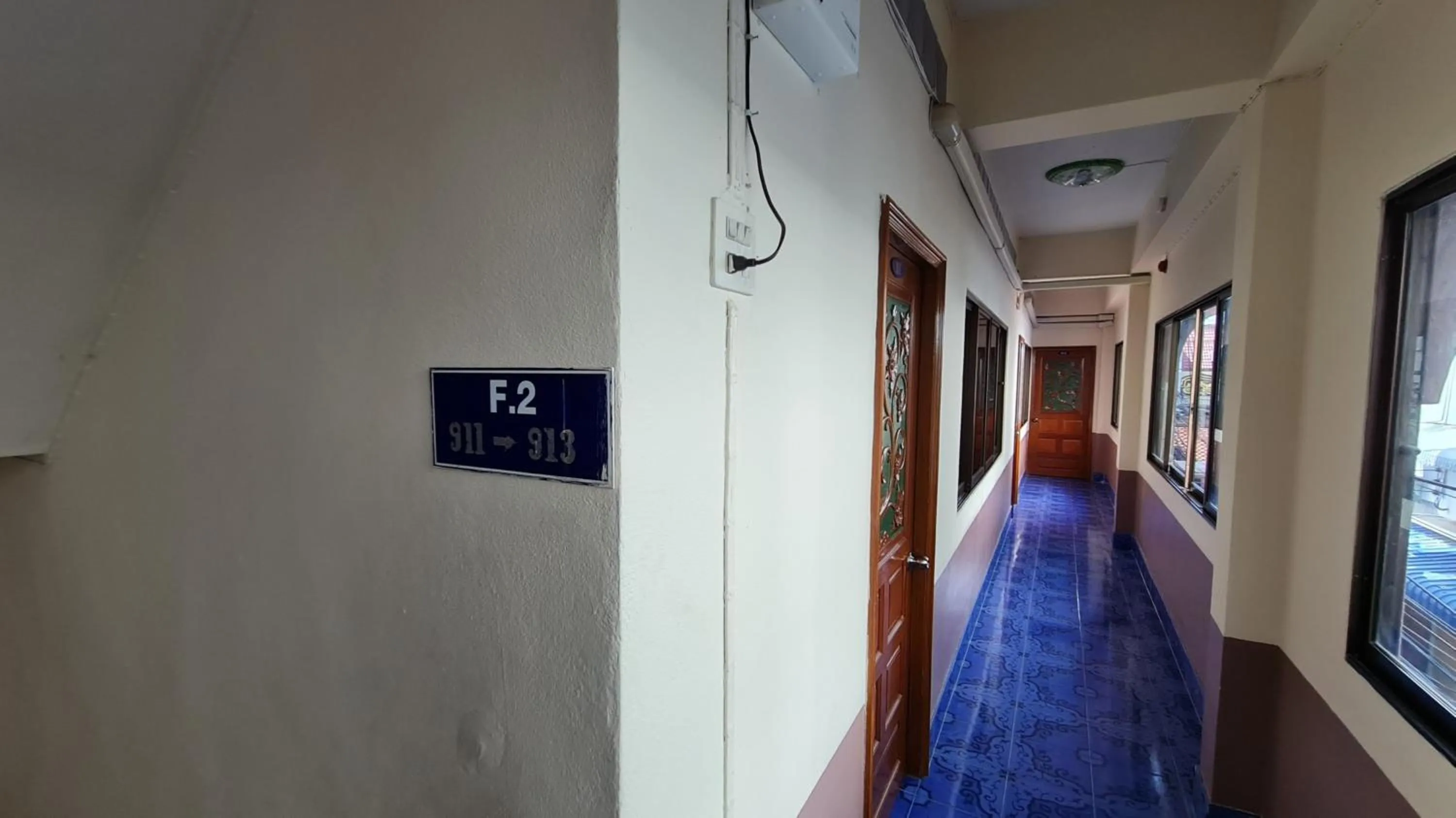 Property building in Vech Guesthouse Patong