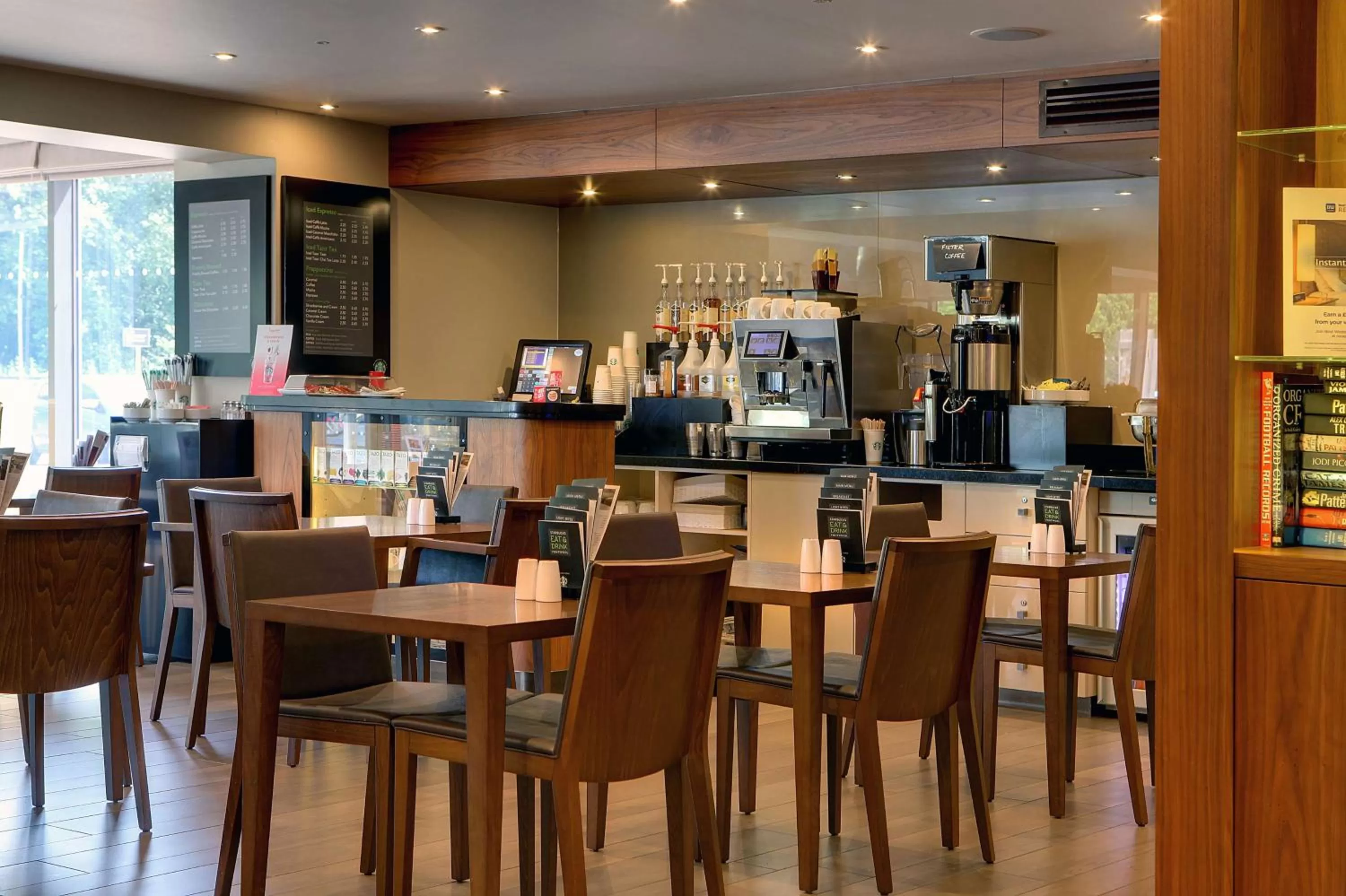 Lounge or bar in Best Western Pontypool Metro Hotel