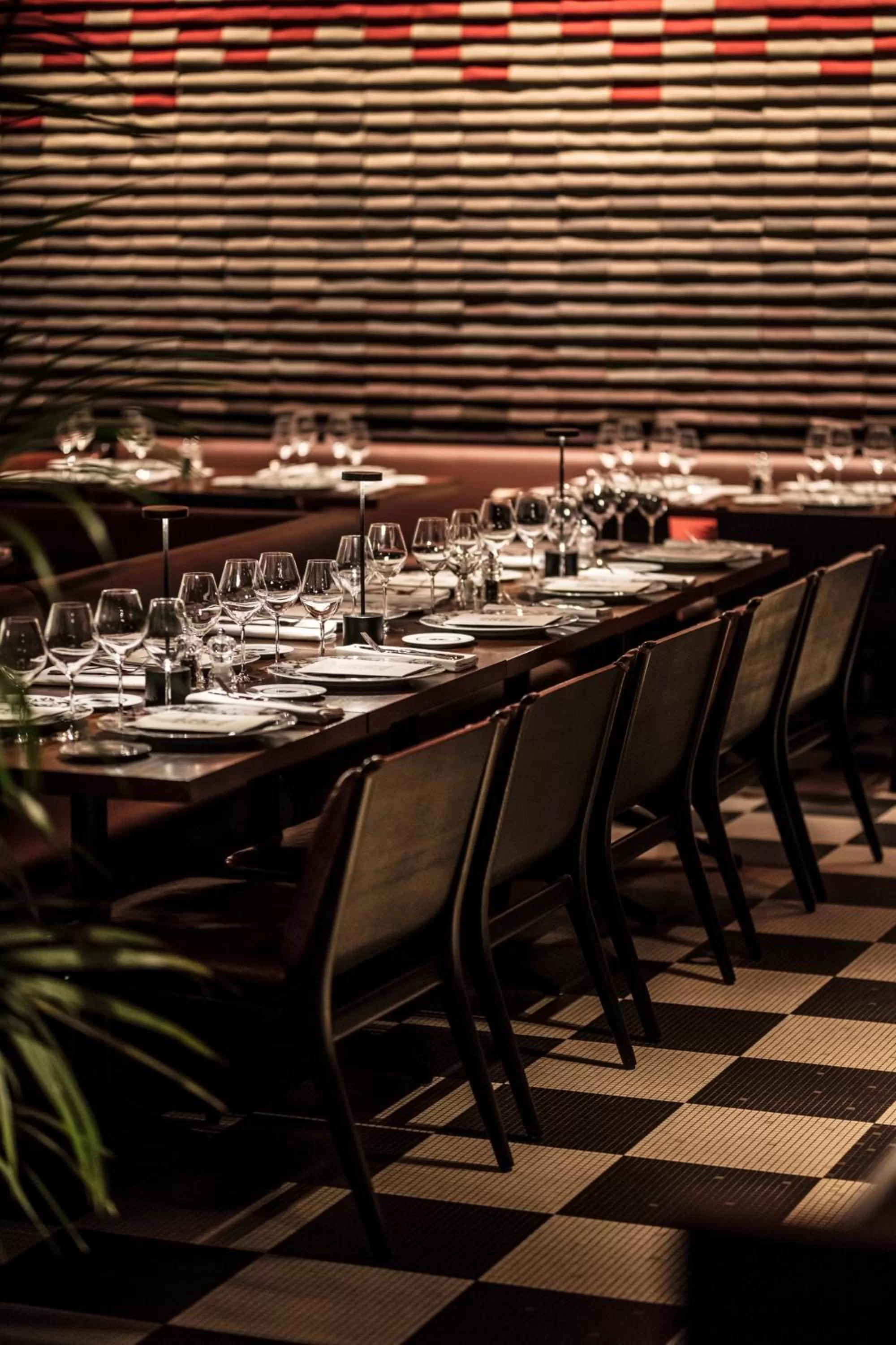 Restaurant/places to eat in Hotel Les Bains Paris