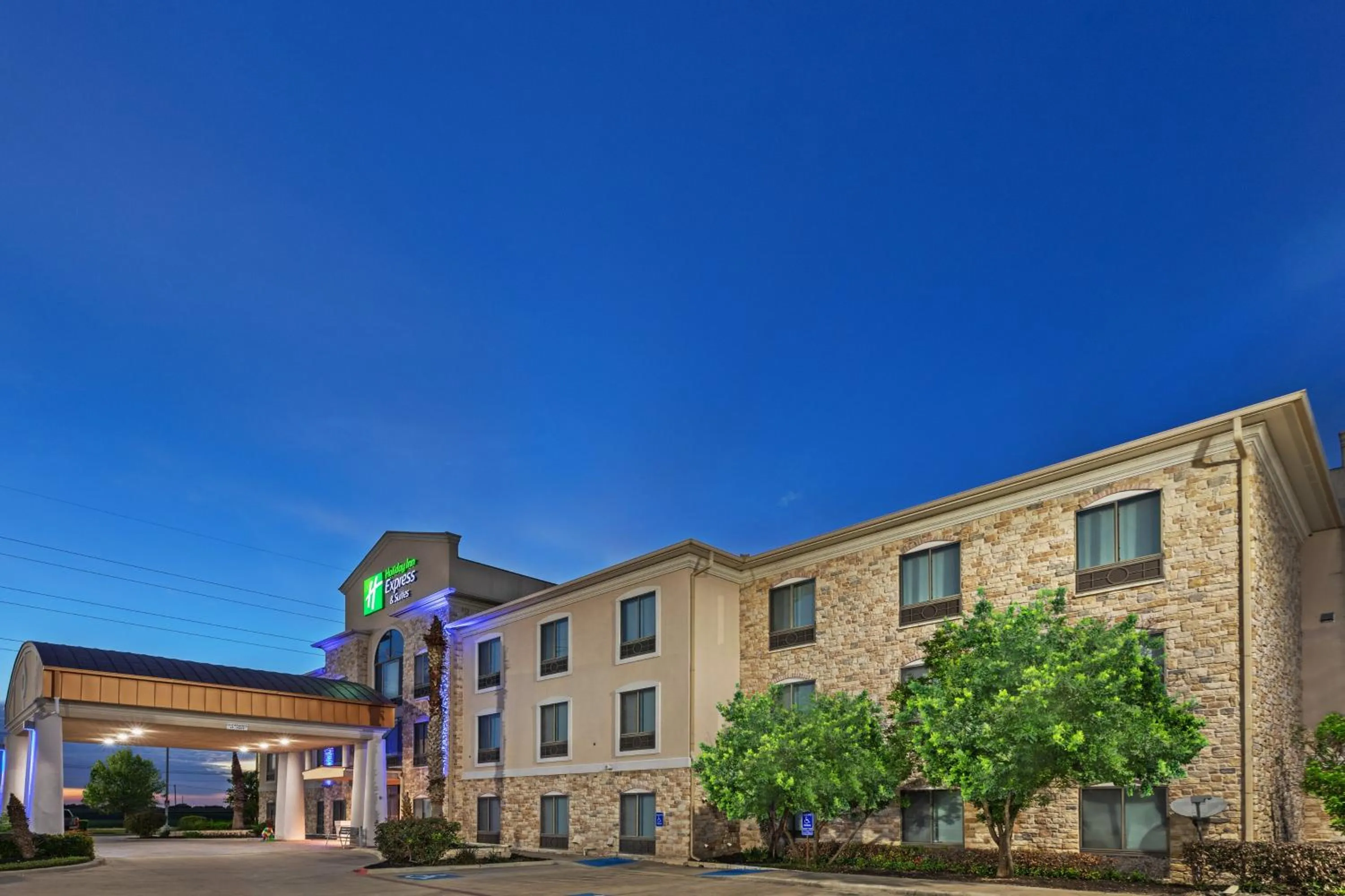 Property building in Holiday Inn Express Hotel & Suites Austin NE-Hutto by IHG