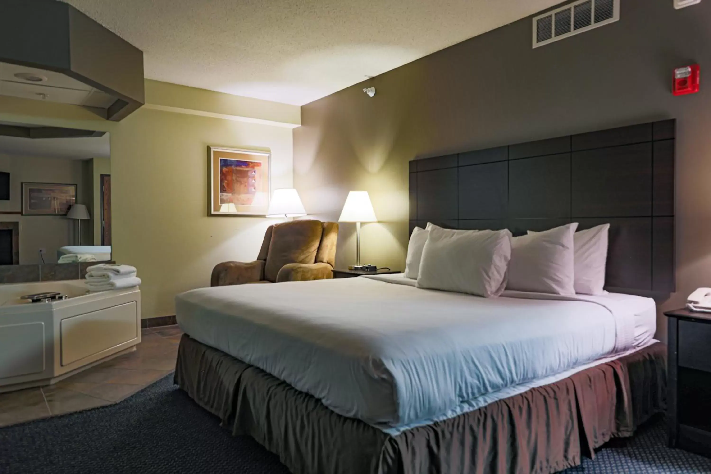 Deluxe King Room - Non-Smoking in AmericInn by Wyndham Lincoln South Deluxe King Room - Non-Smoking in AmericInn by Wyndham Lincoln South