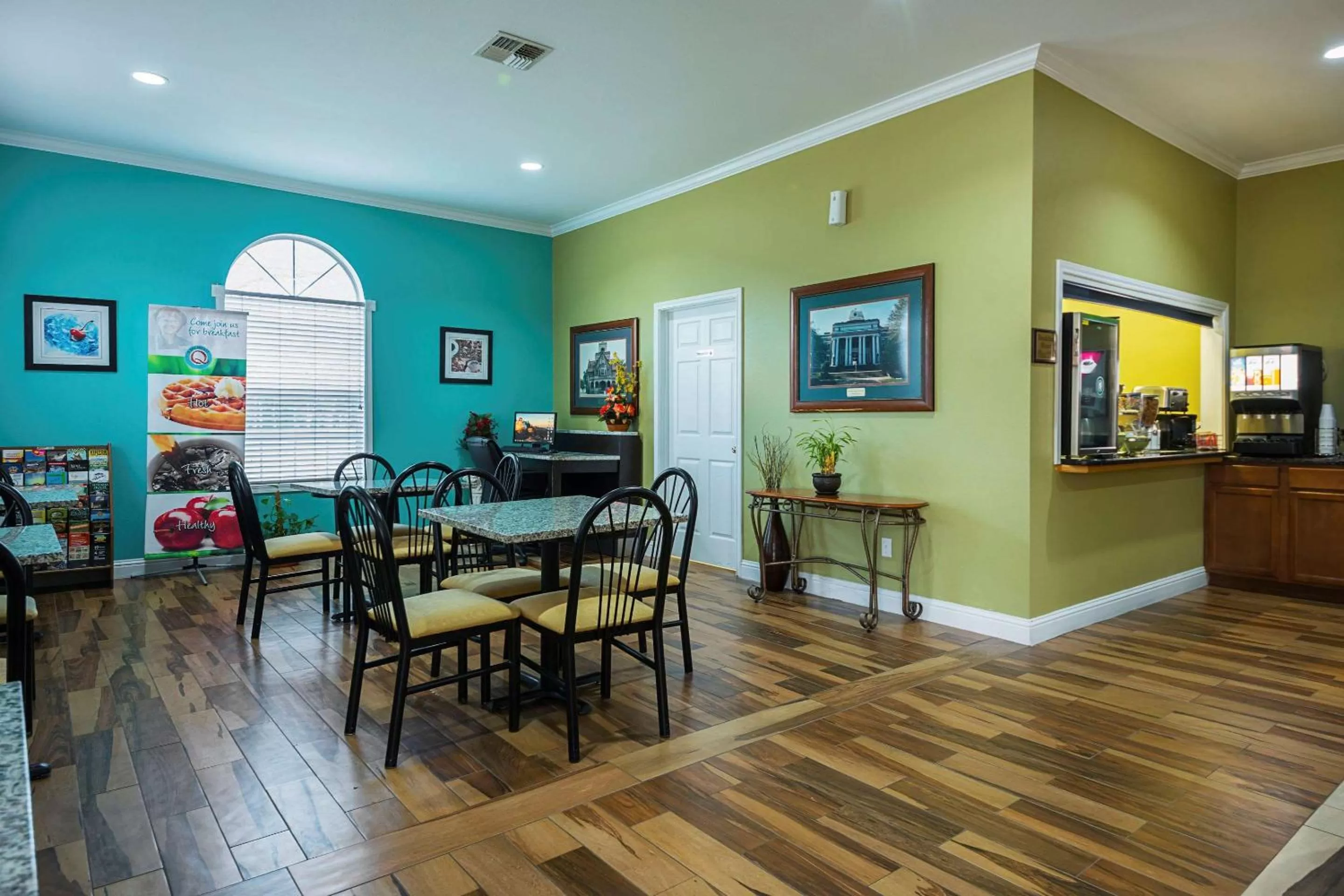 Breakfast in Quality Inn DeRidder