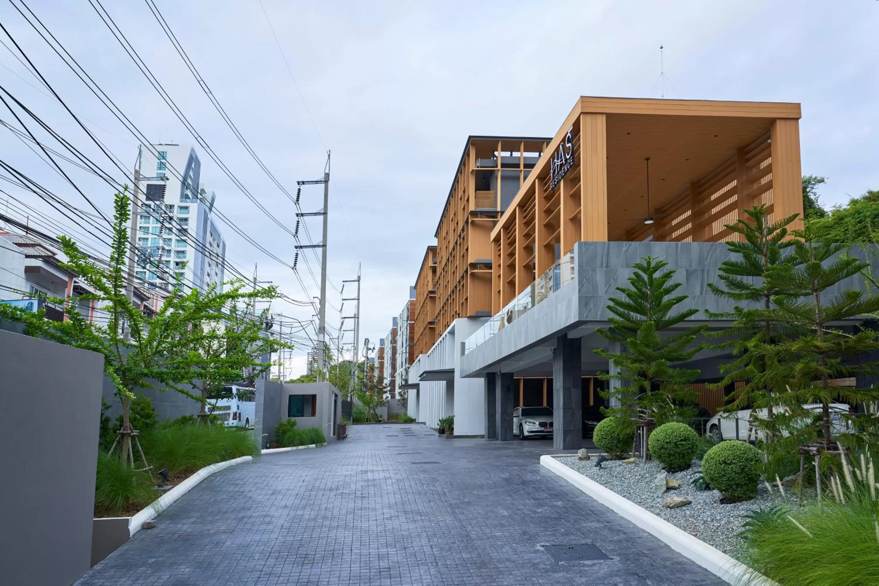 Property building in Has Pattaya