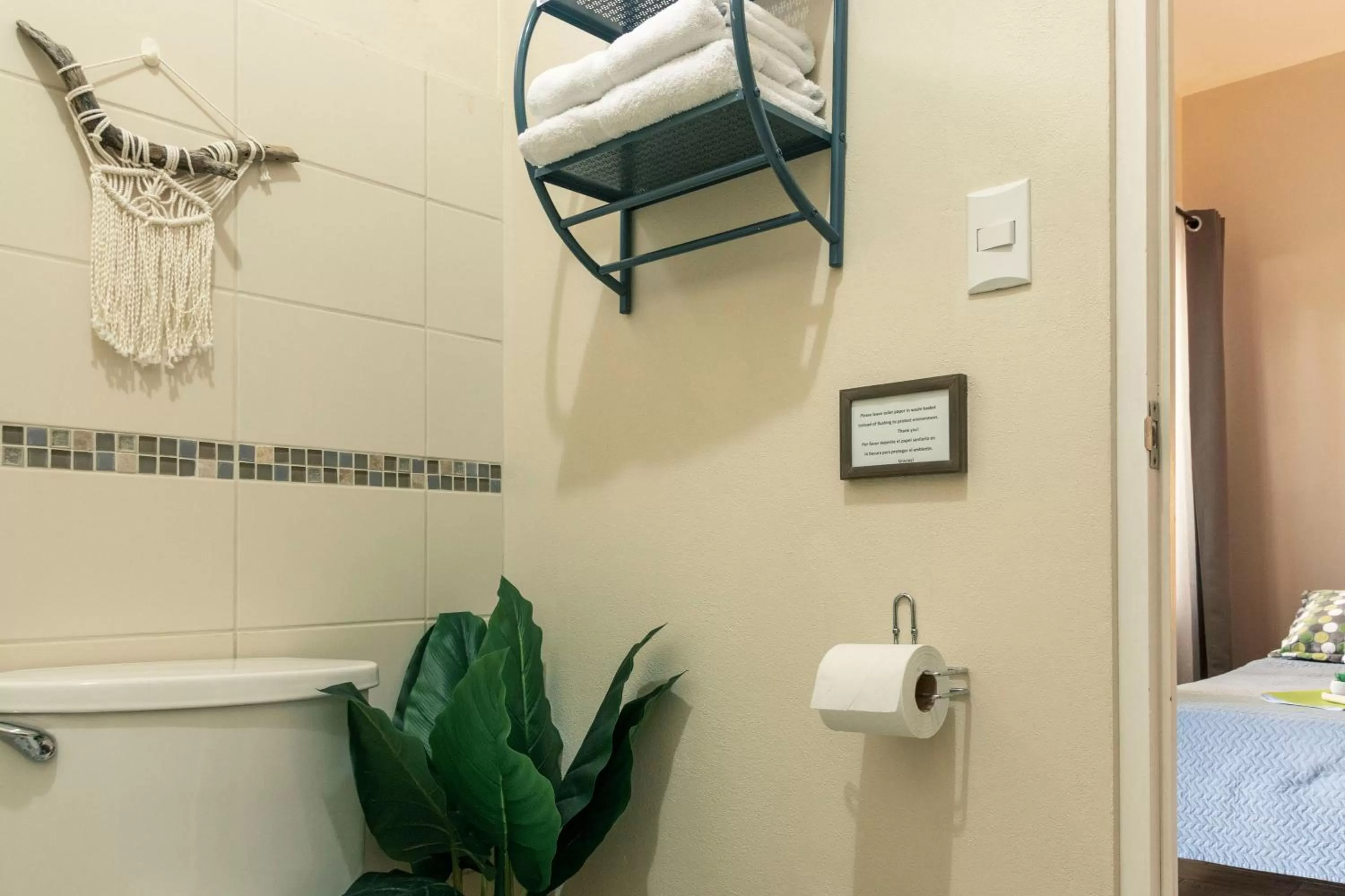 Bathroom in Terida Airport B&B