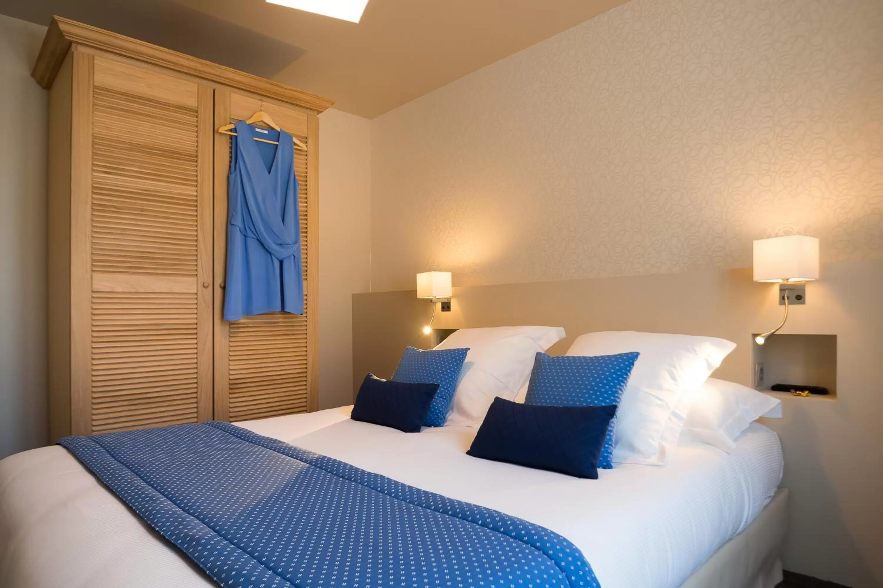 Photo of the whole room, Bed in Villa Odette