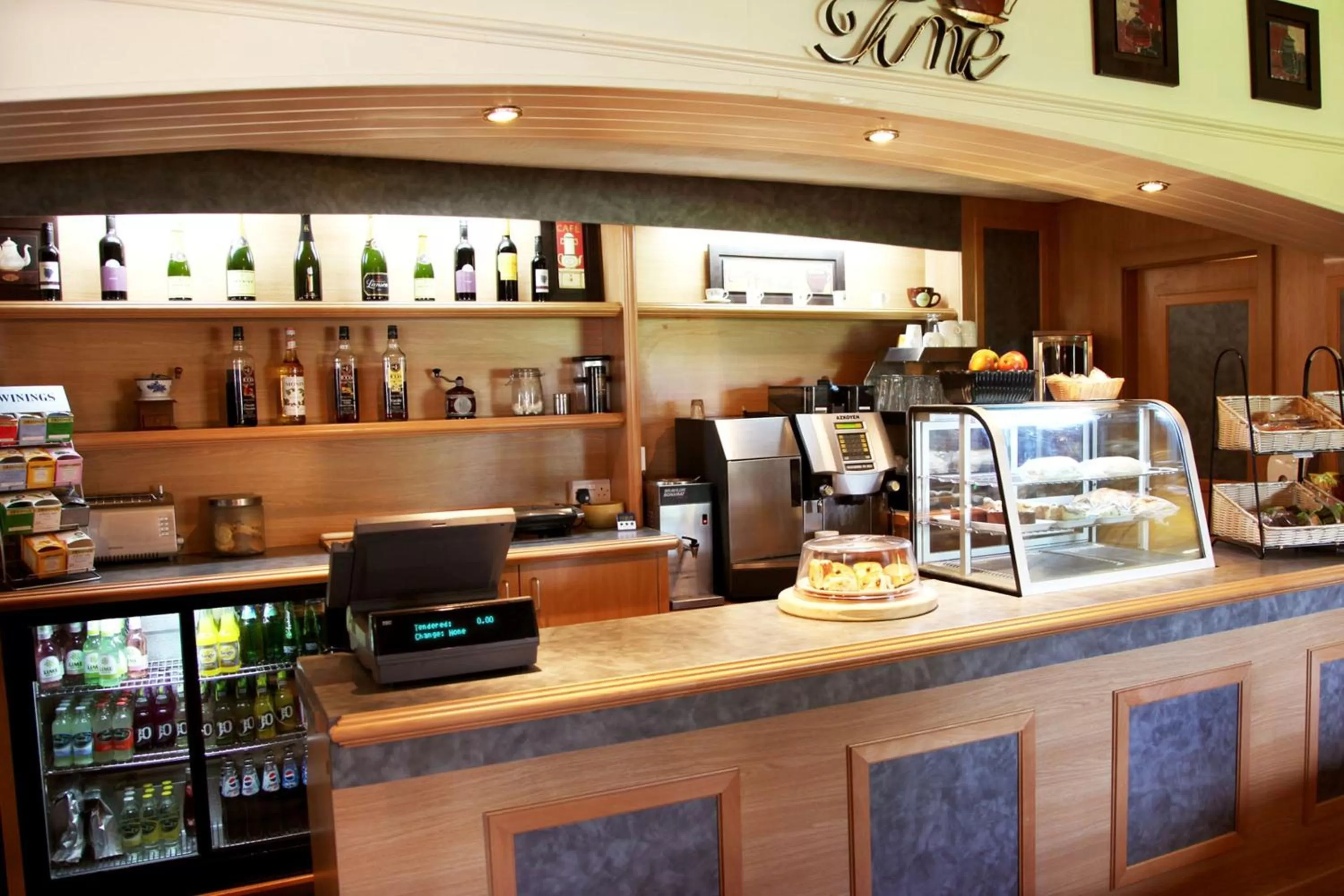 Restaurant/places to eat in Beaufort Park Hotel