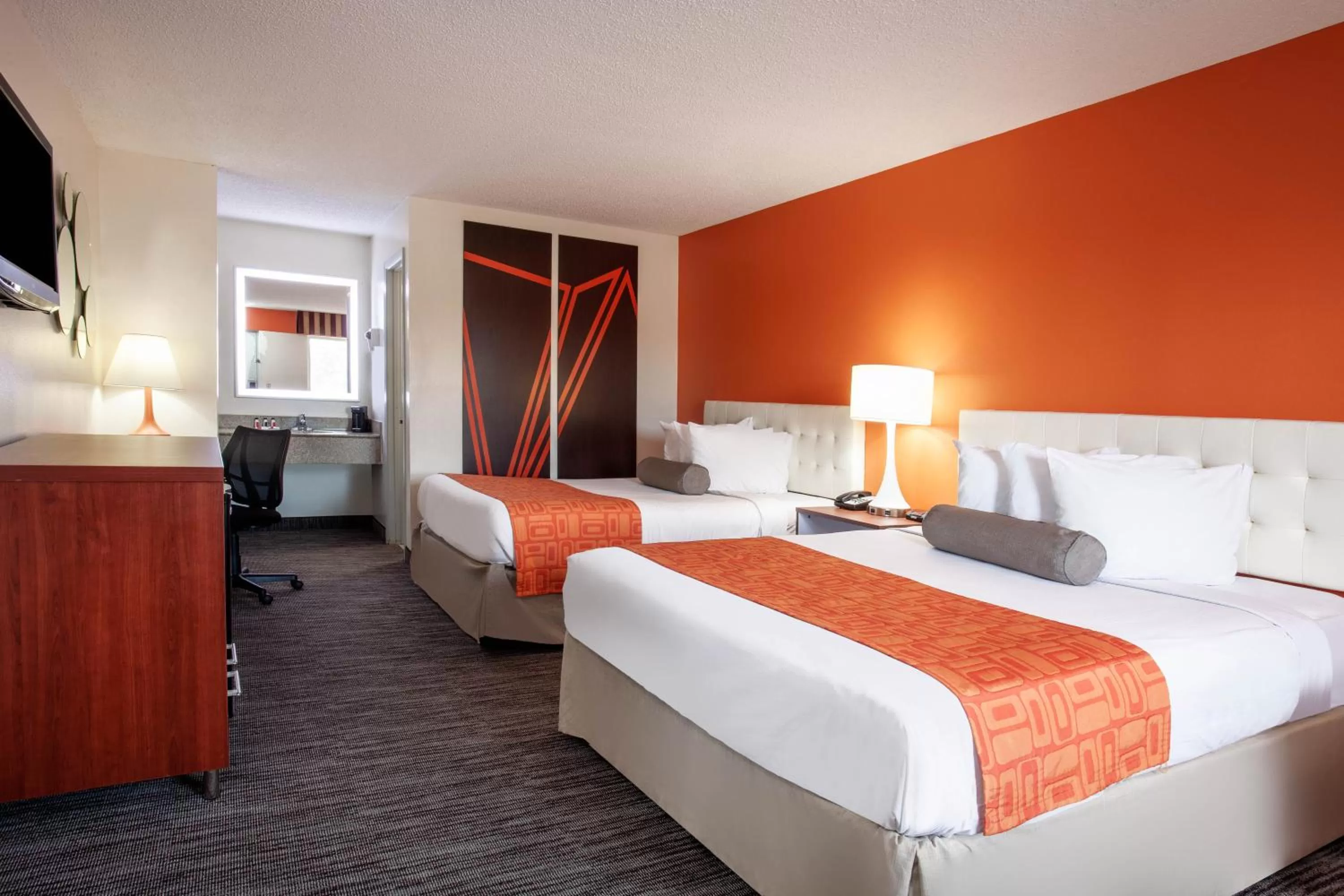 Bed in Howard Johnson by Wyndham Vero Beach/I-95