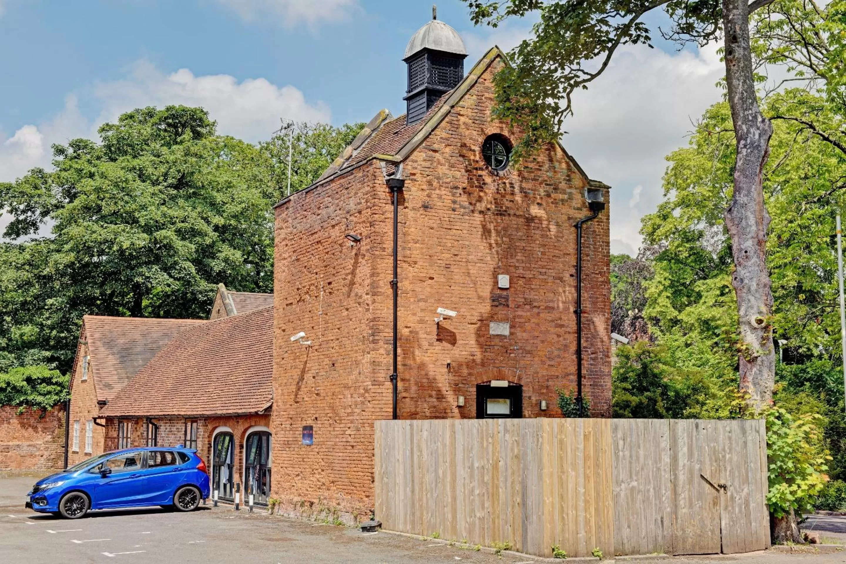 Property Building in OYO Dovecote Hotel