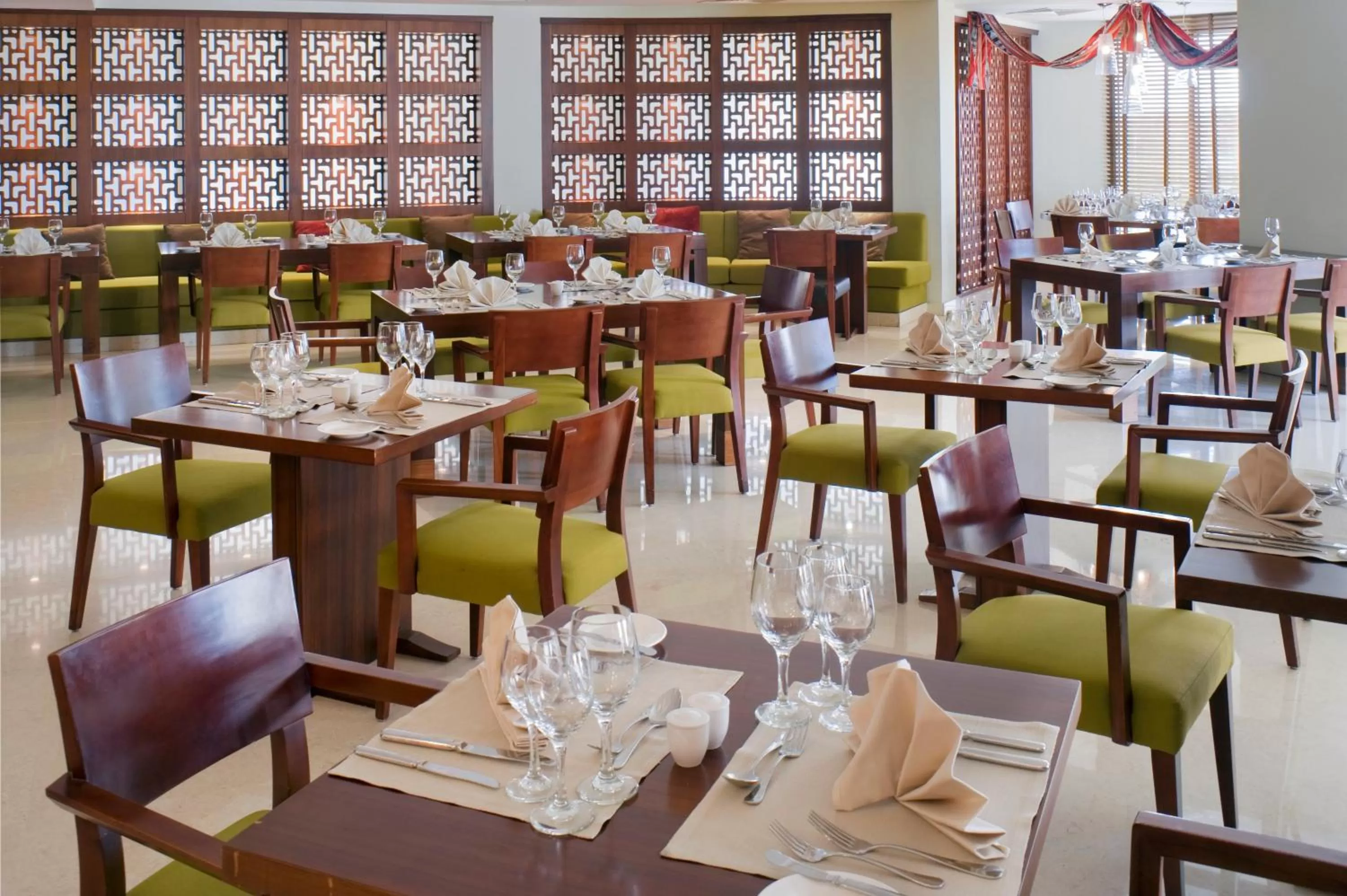 Restaurant/places to eat in Crowne Plaza Sohar by IHG