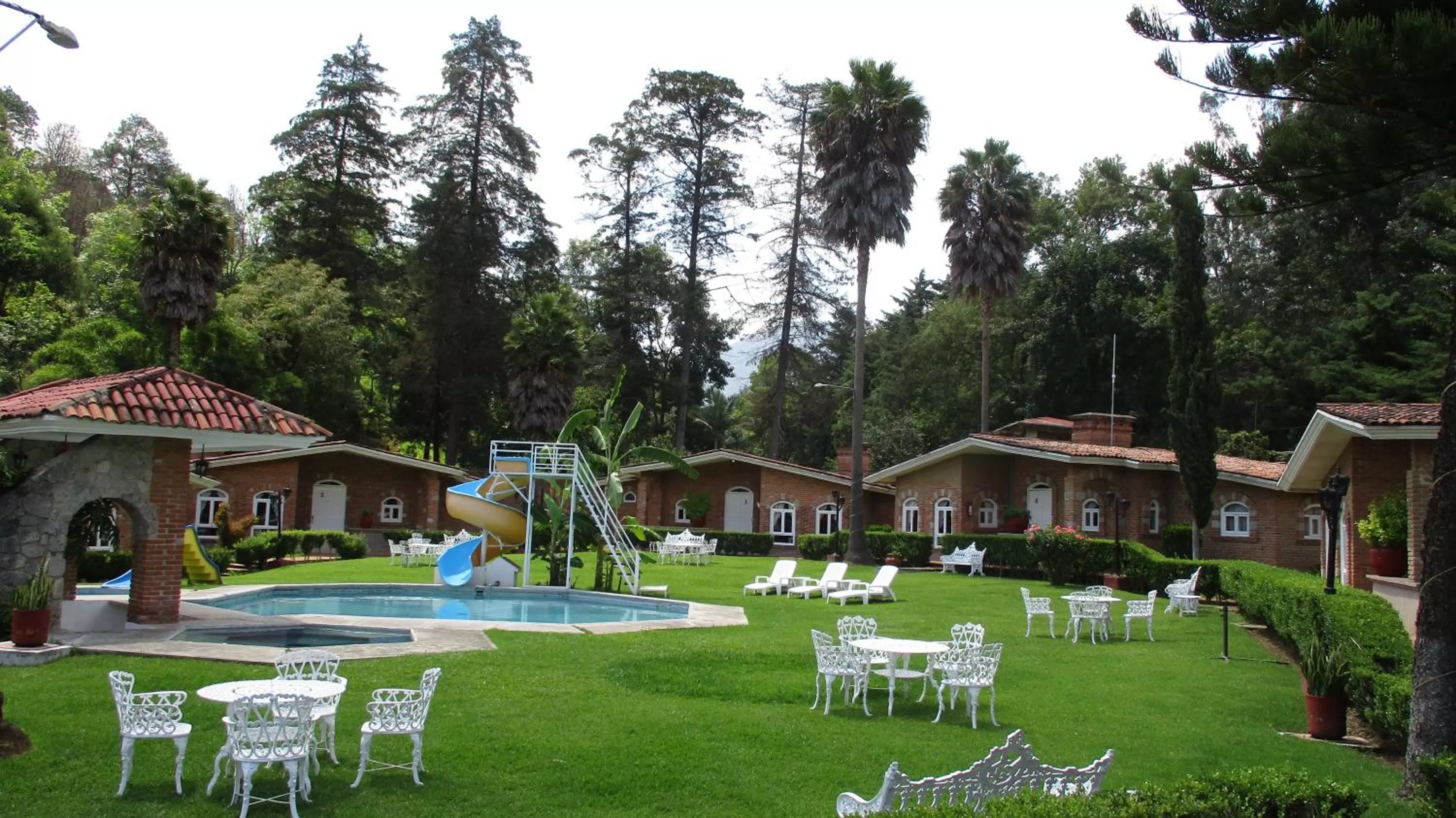 Garden in Hotel Villa Monarca Inn