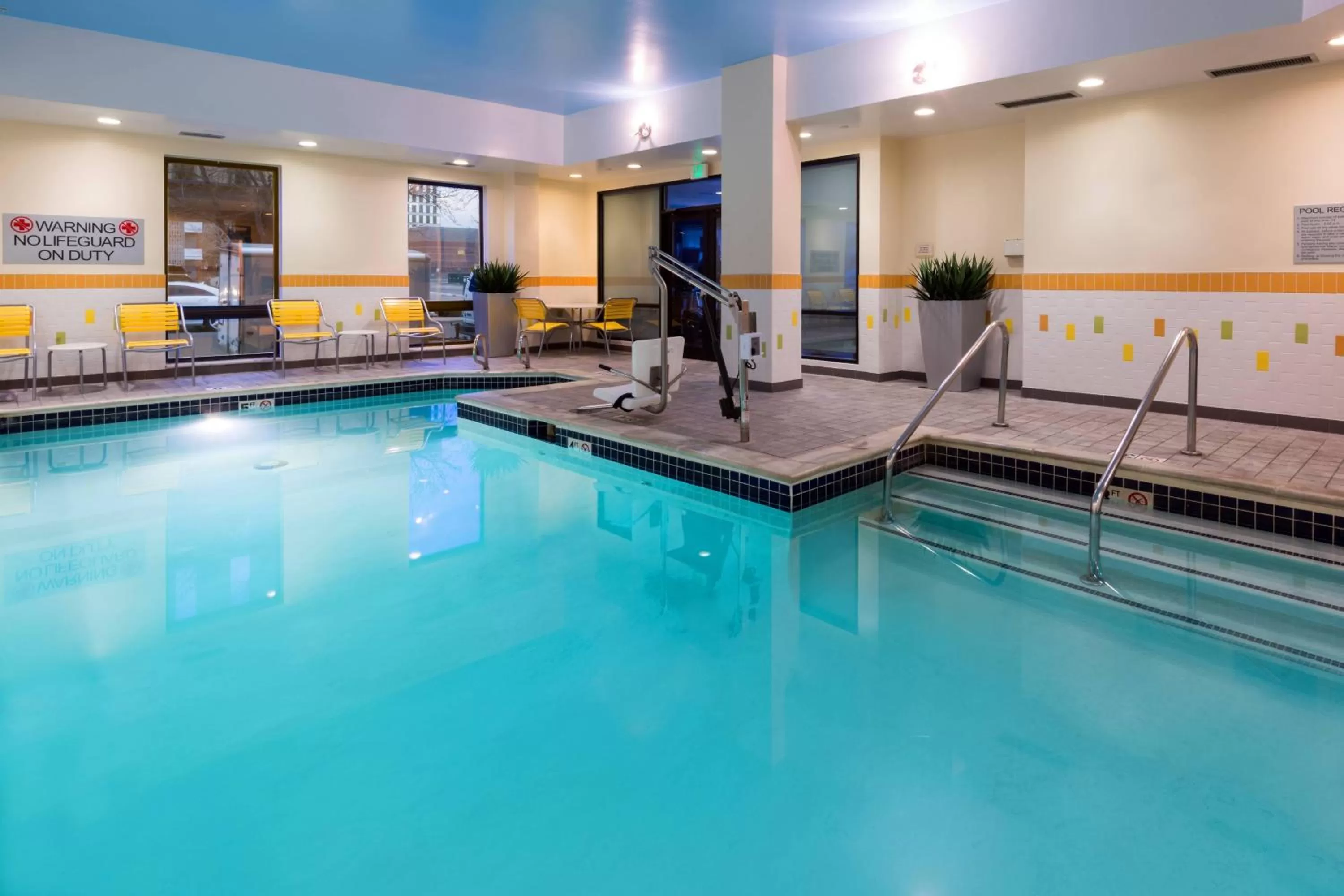 Swimming pool in Fairfield Inn & Suites Denver Cherry Creek