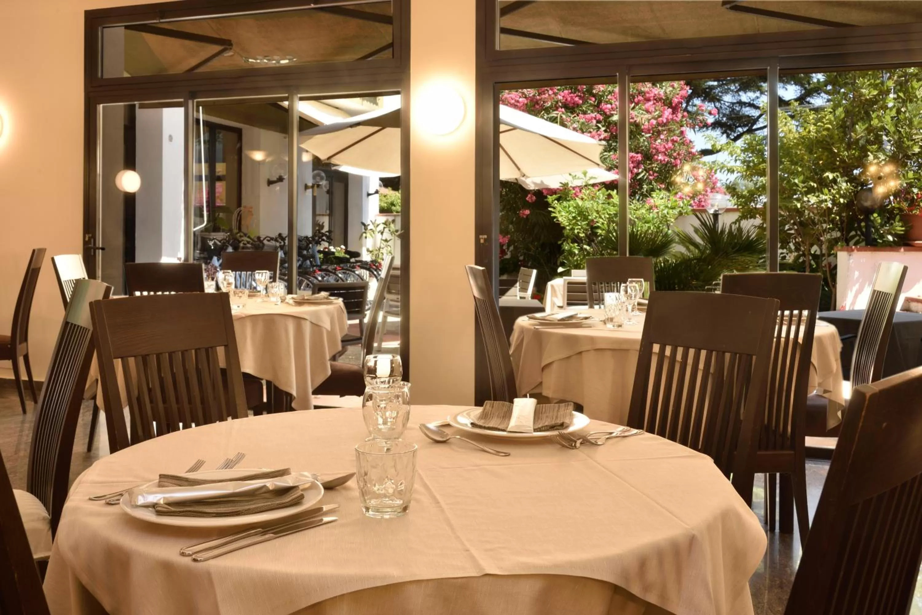 Restaurant/places to eat in Hotel Diano Marina Mhotelsgroup