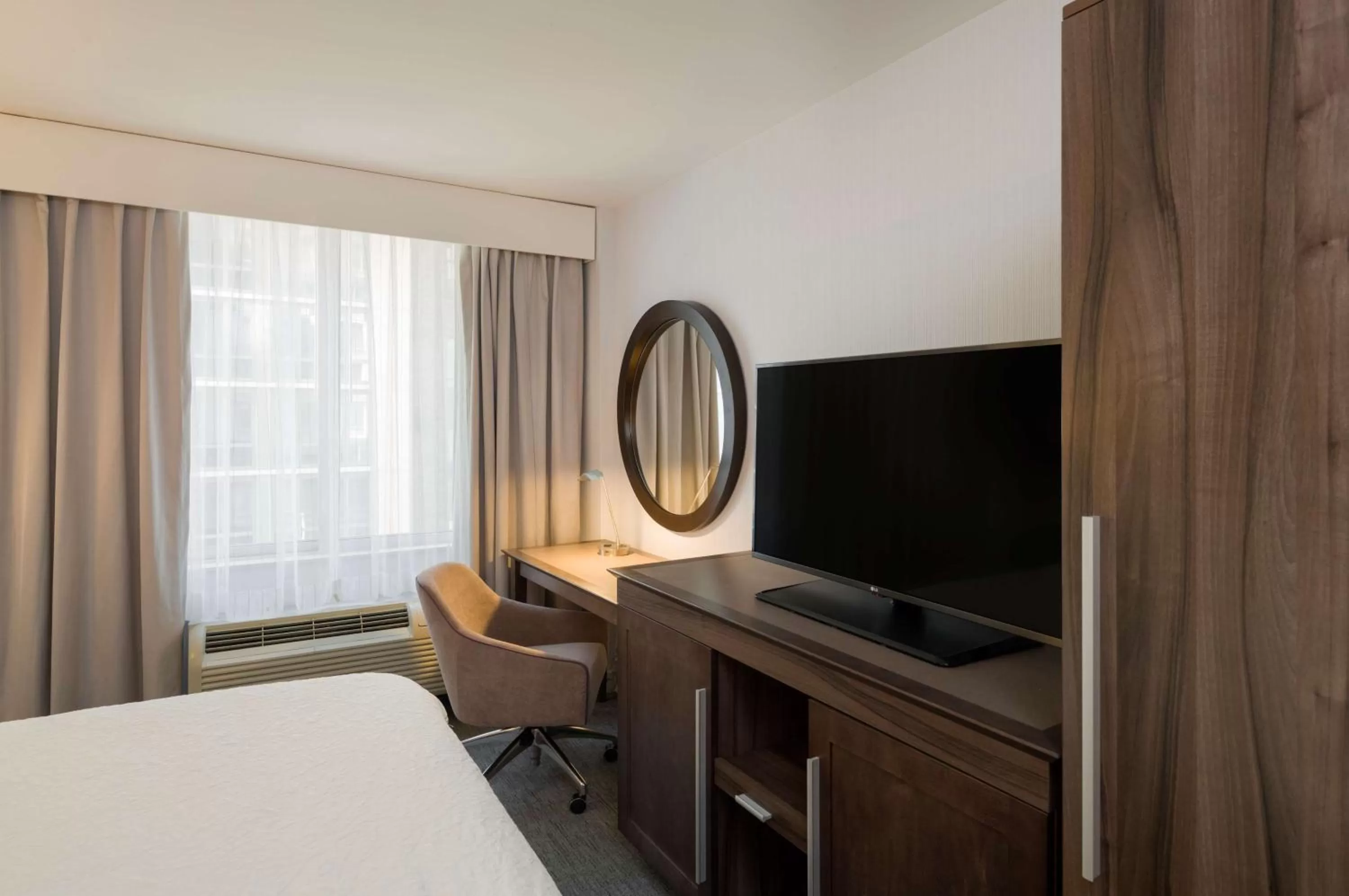 Bed in Hampton Inn Manhattan - Times Square South