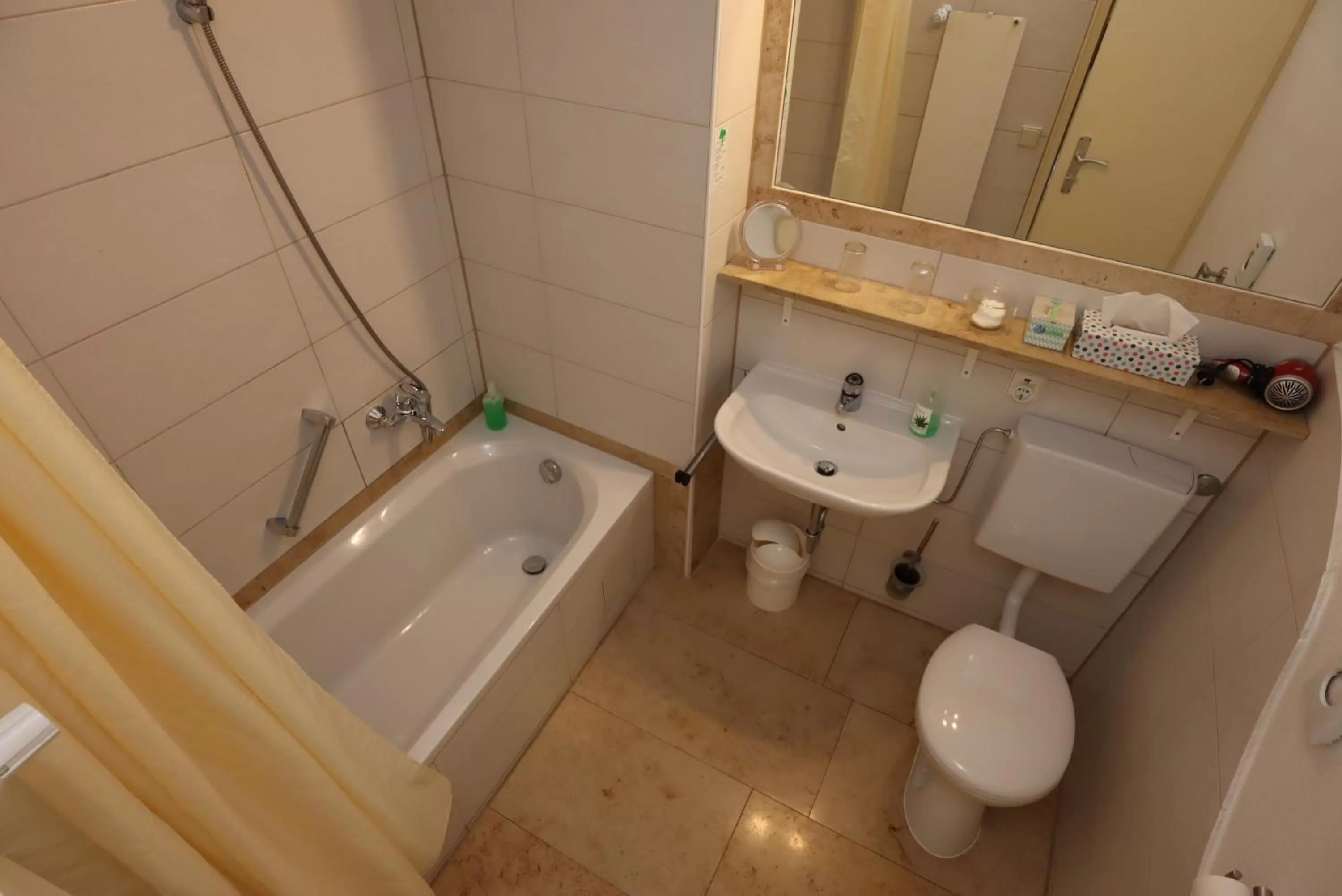 Bathroom in Hotel Sonnenhof Garni