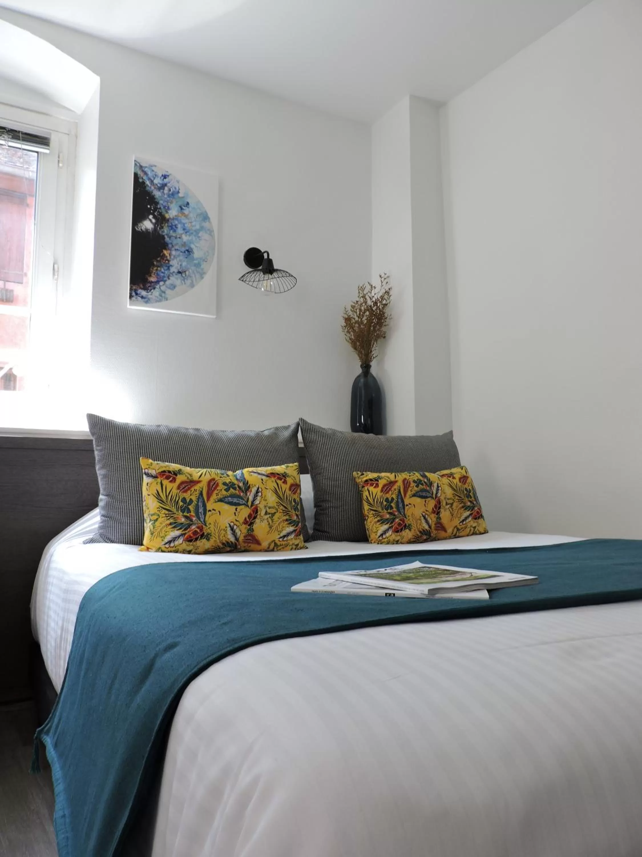 Bed in Icône Hôtel - Annecy