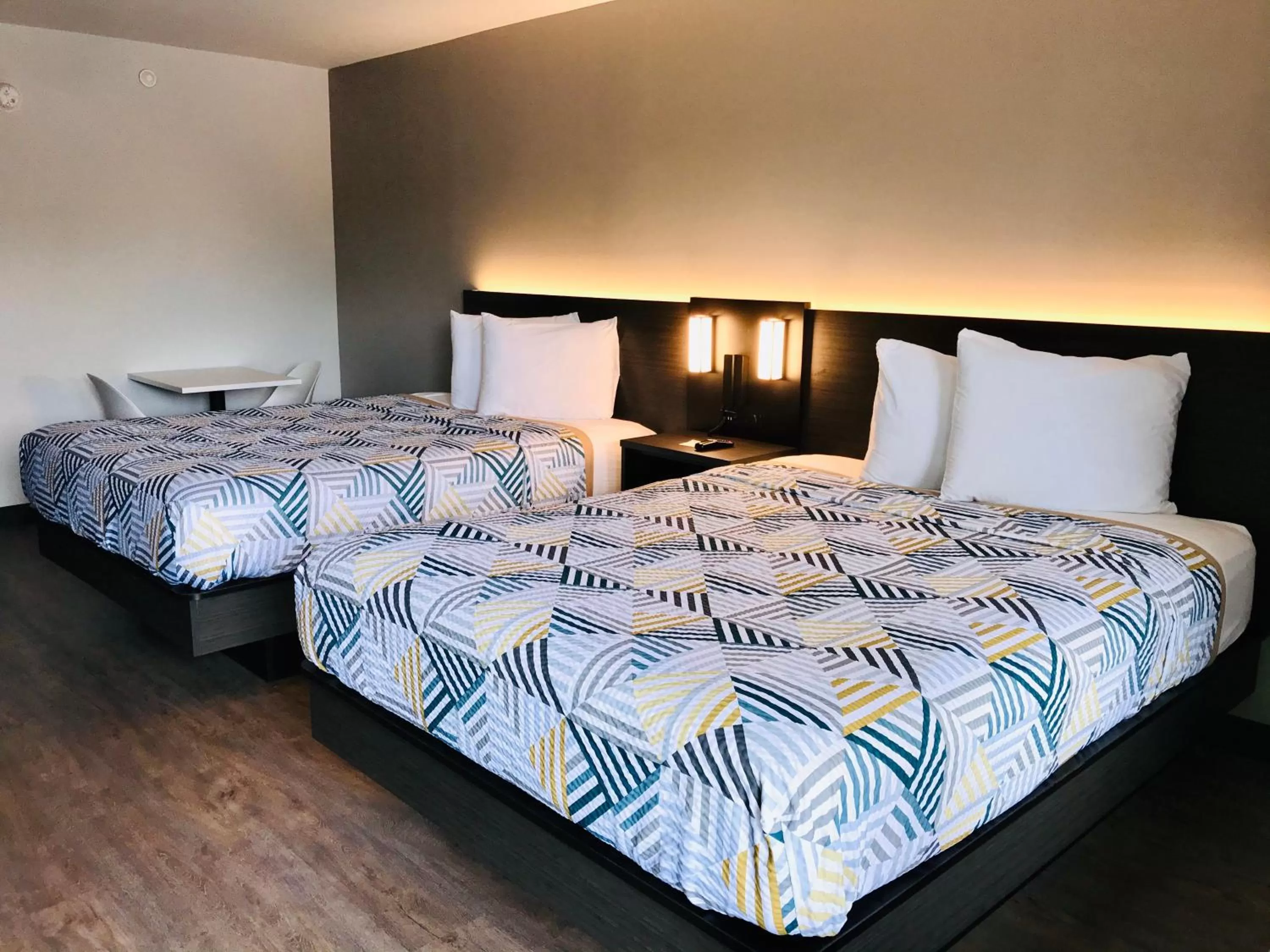 Bed in Studio 6 Dublin, Ga