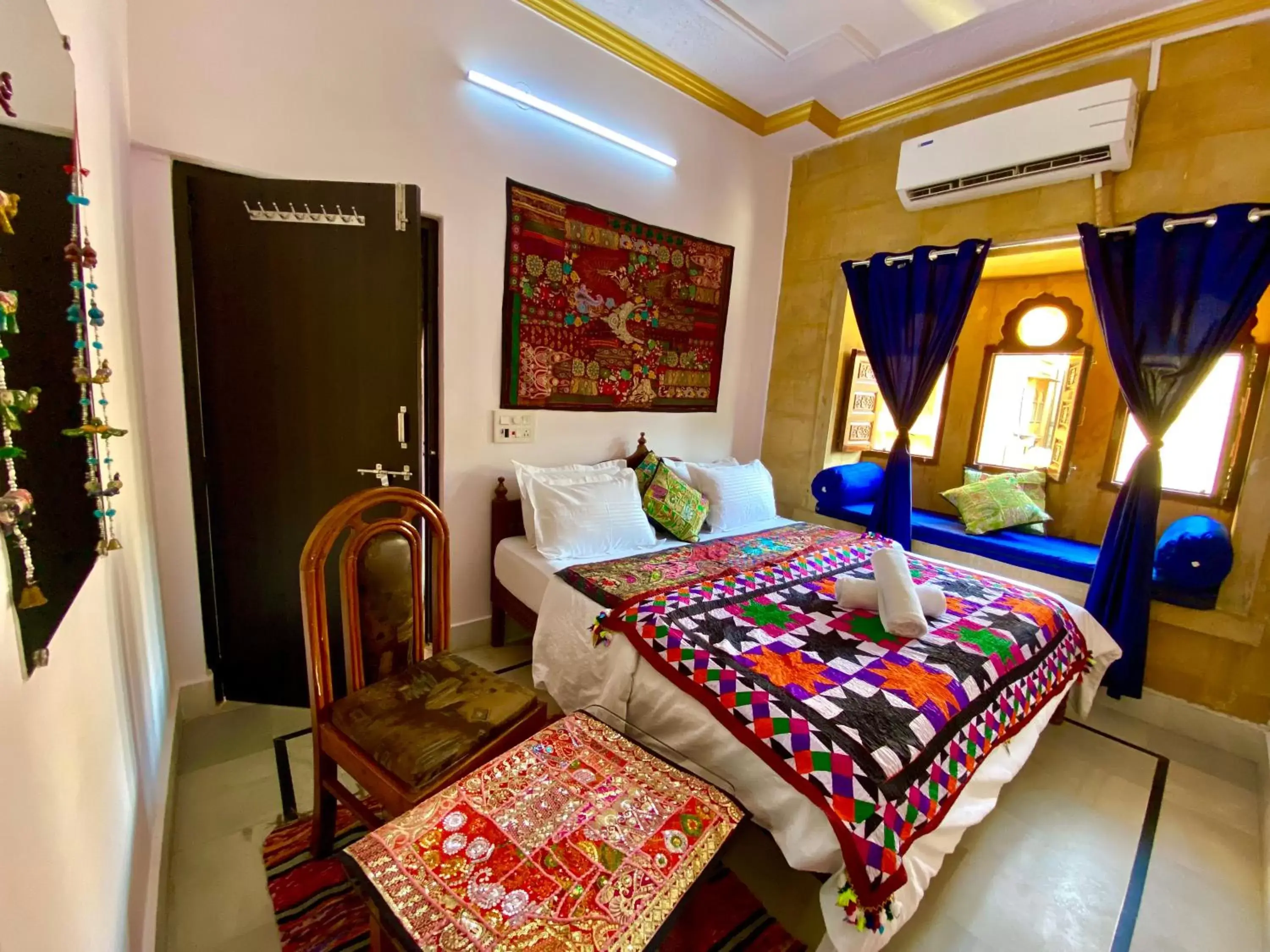 Deluxe Room (2 Adults + 1 Child) in Hotel Murad Haveli Deluxe Room (2 Adults + 1 Child) in Hotel Murad Haveli
