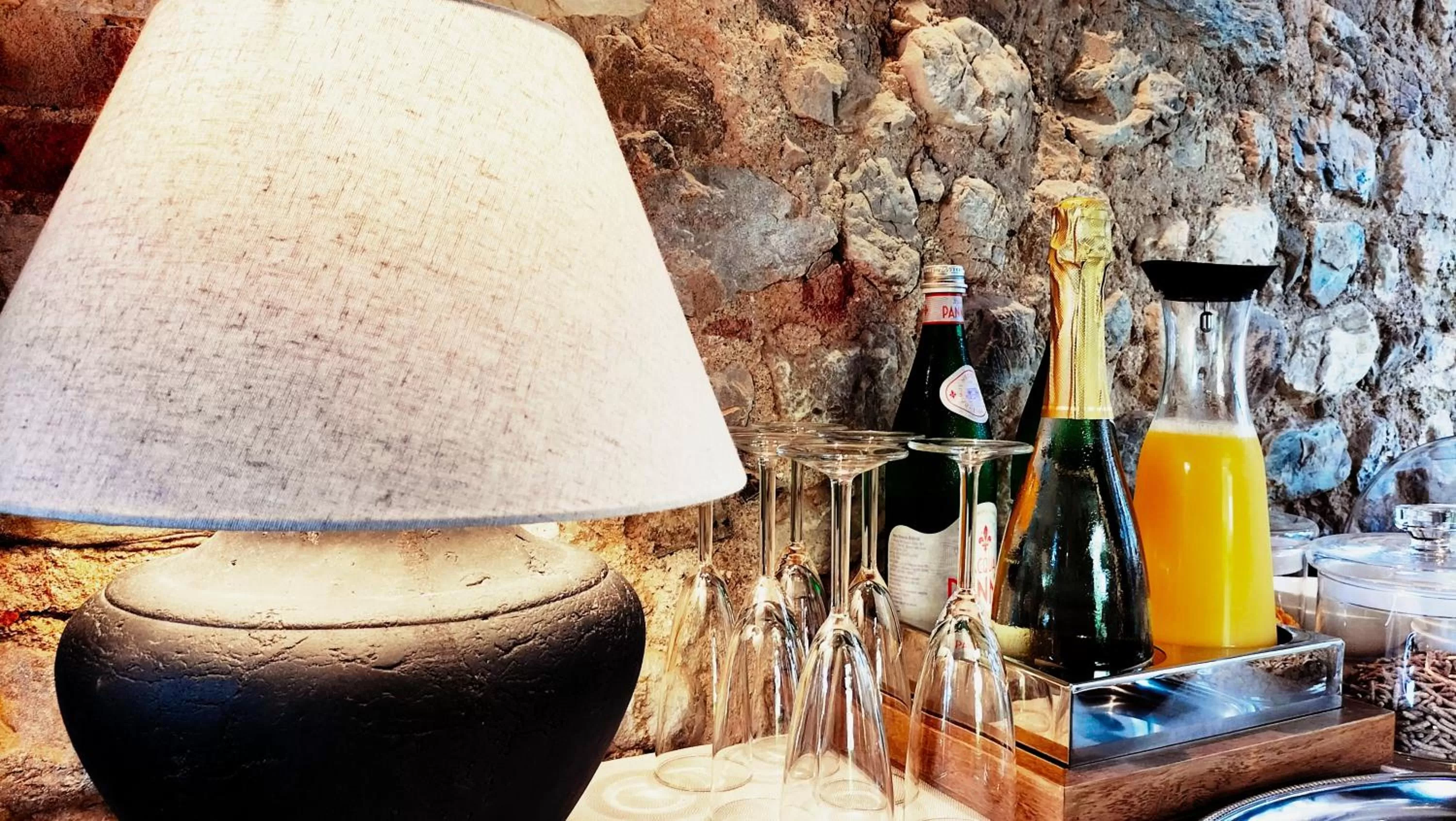 Drinks in Badia Giulia Prestigious Historical B&B