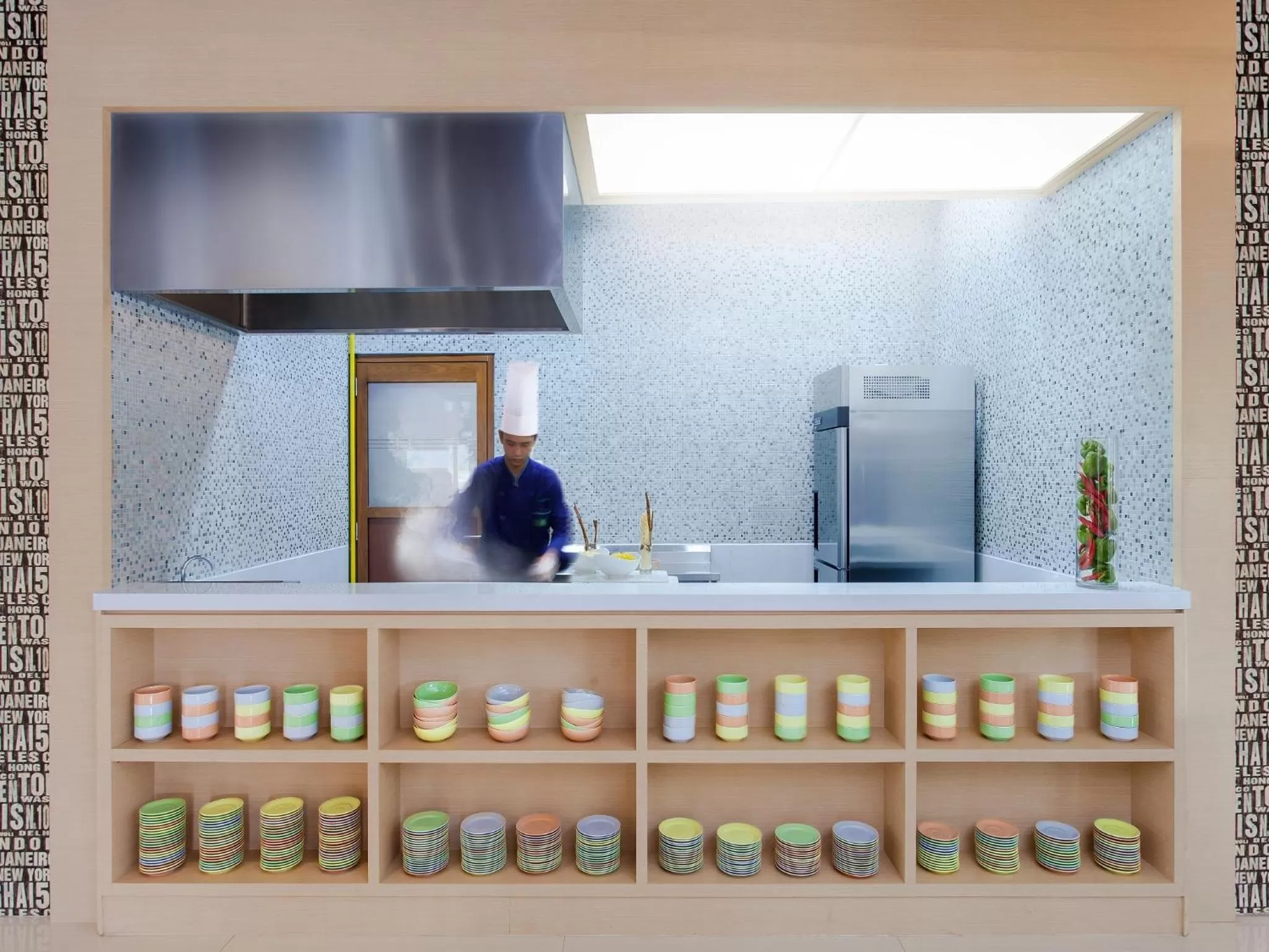 Restaurant/places to eat in Ibis Styles Jakarta Airport