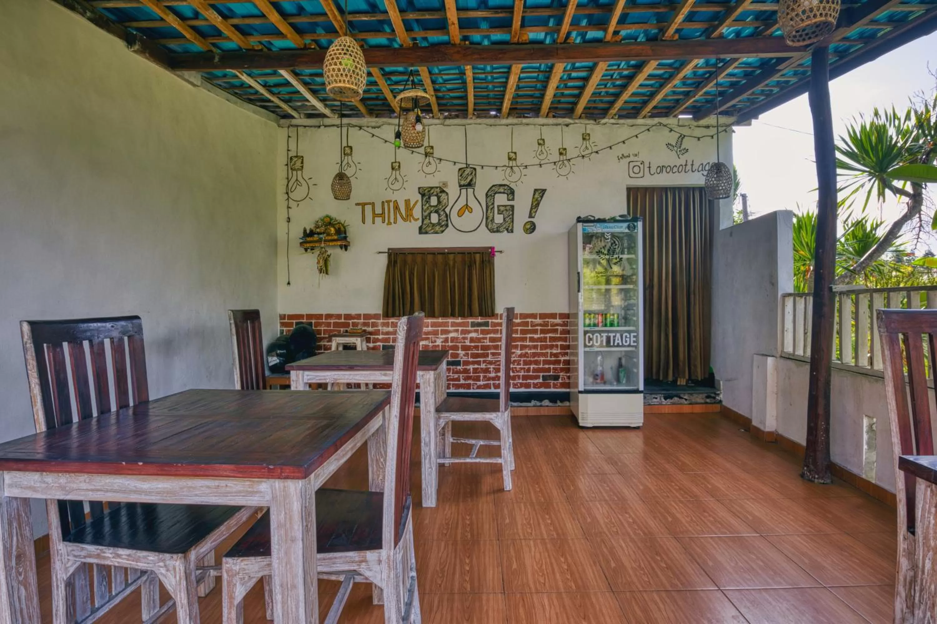 Restaurant/places to eat in Toro Cottage