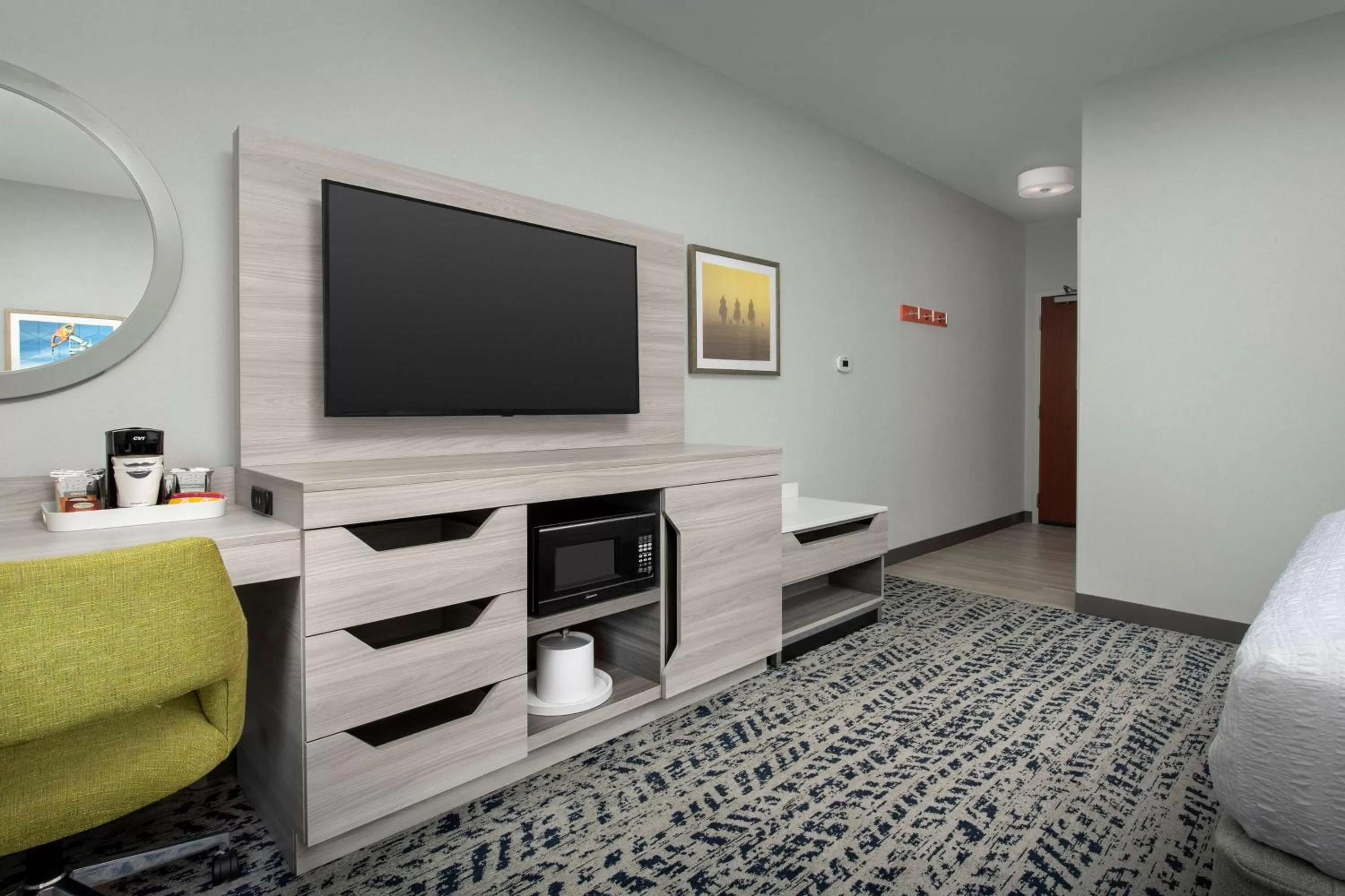 Bedroom, Bed in Hampton Inn Duncan