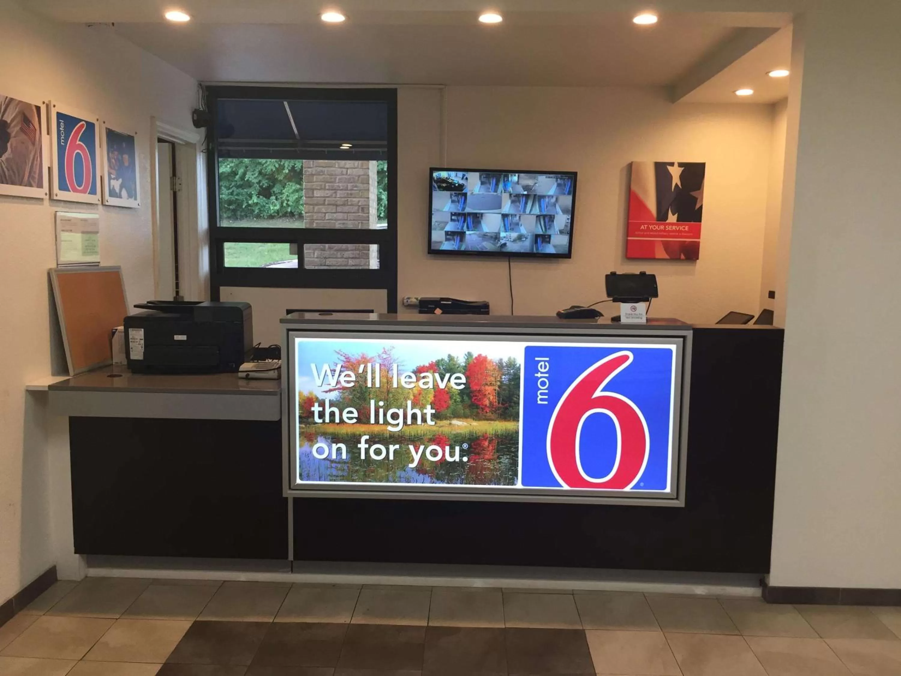 Property logo or sign in Motel 6-Nashville, TN - Airport