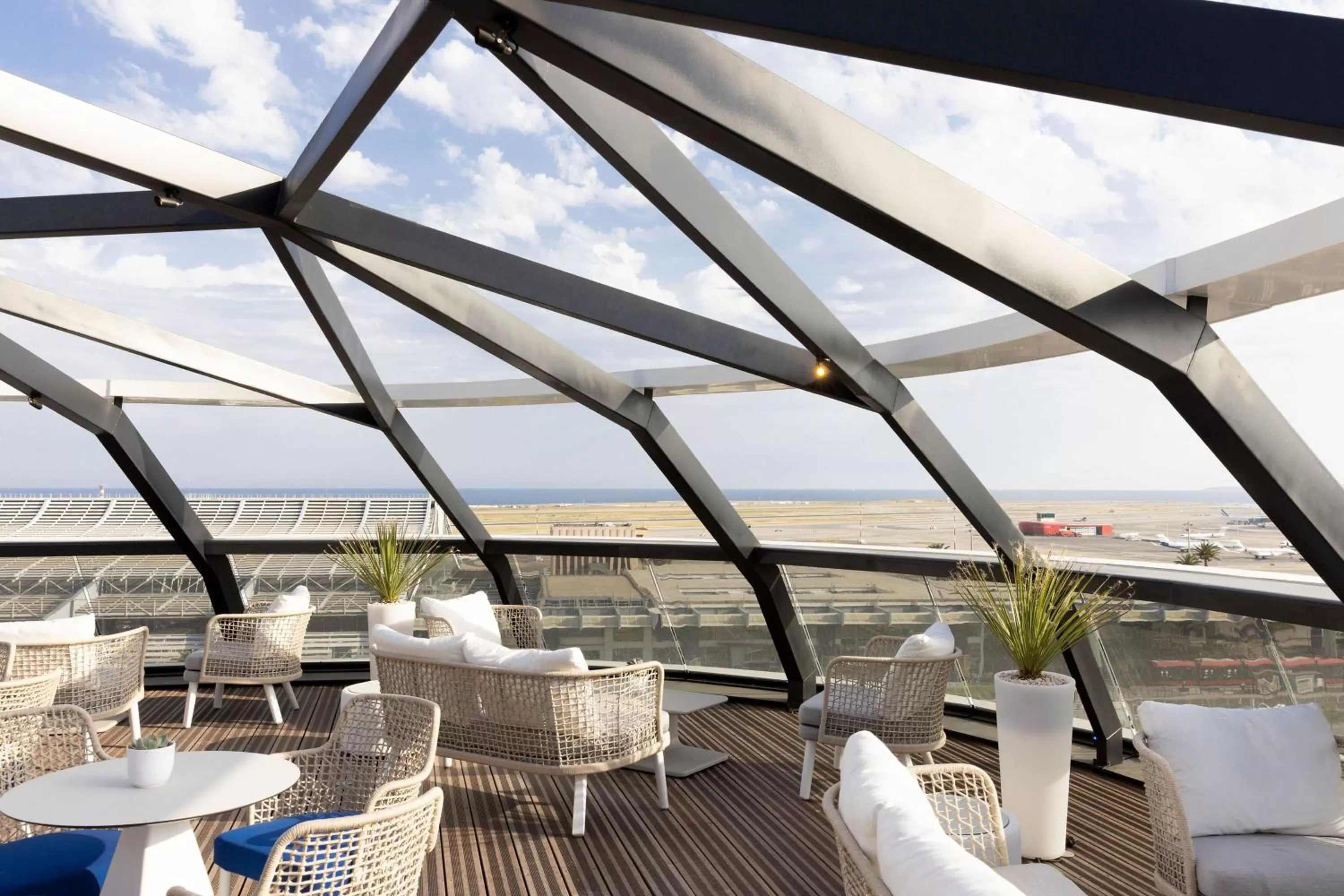 Lounge or bar in Sheraton Nice